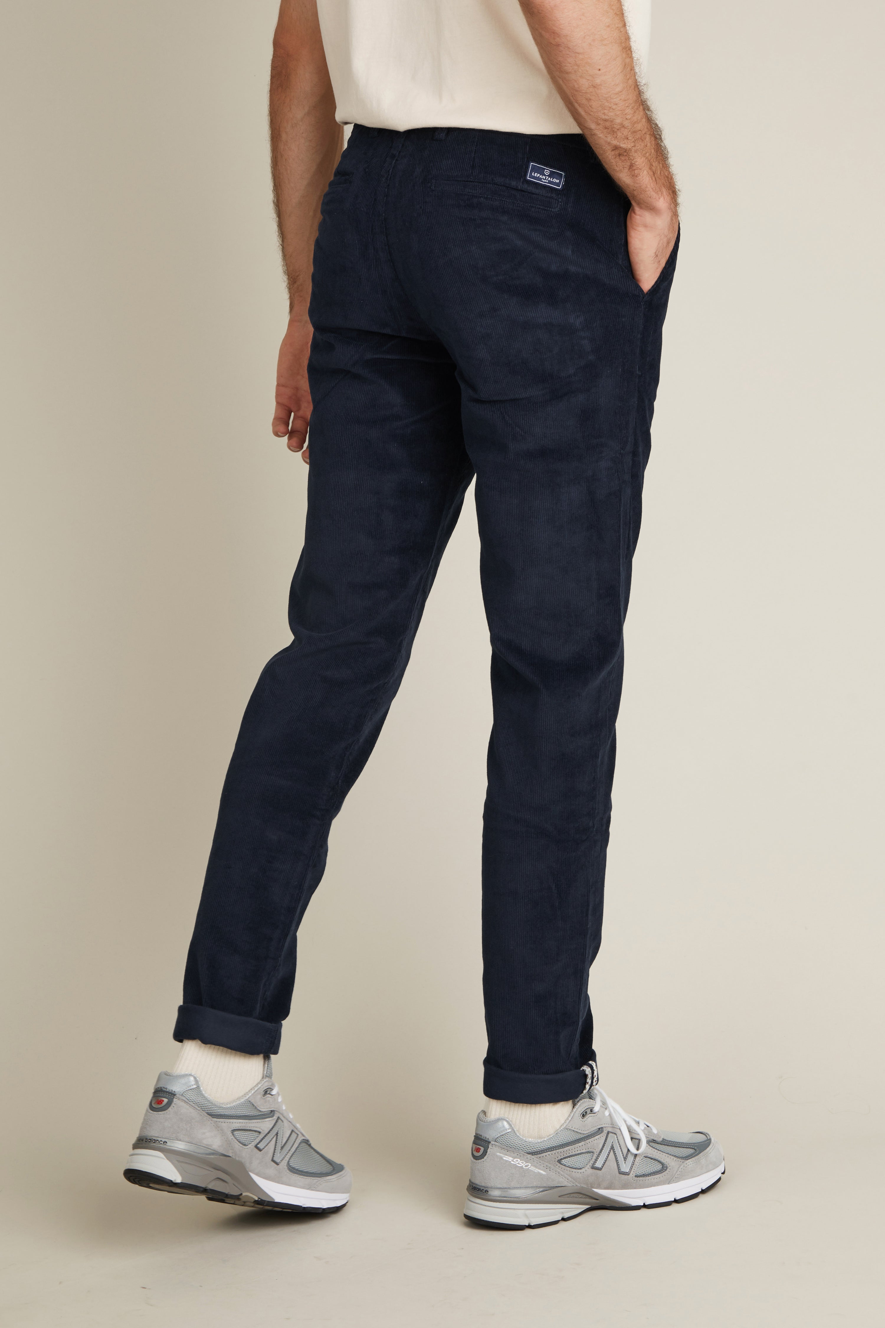 le-pantalon-chino-velours-bleu-marine-homme-semi-slim image 6