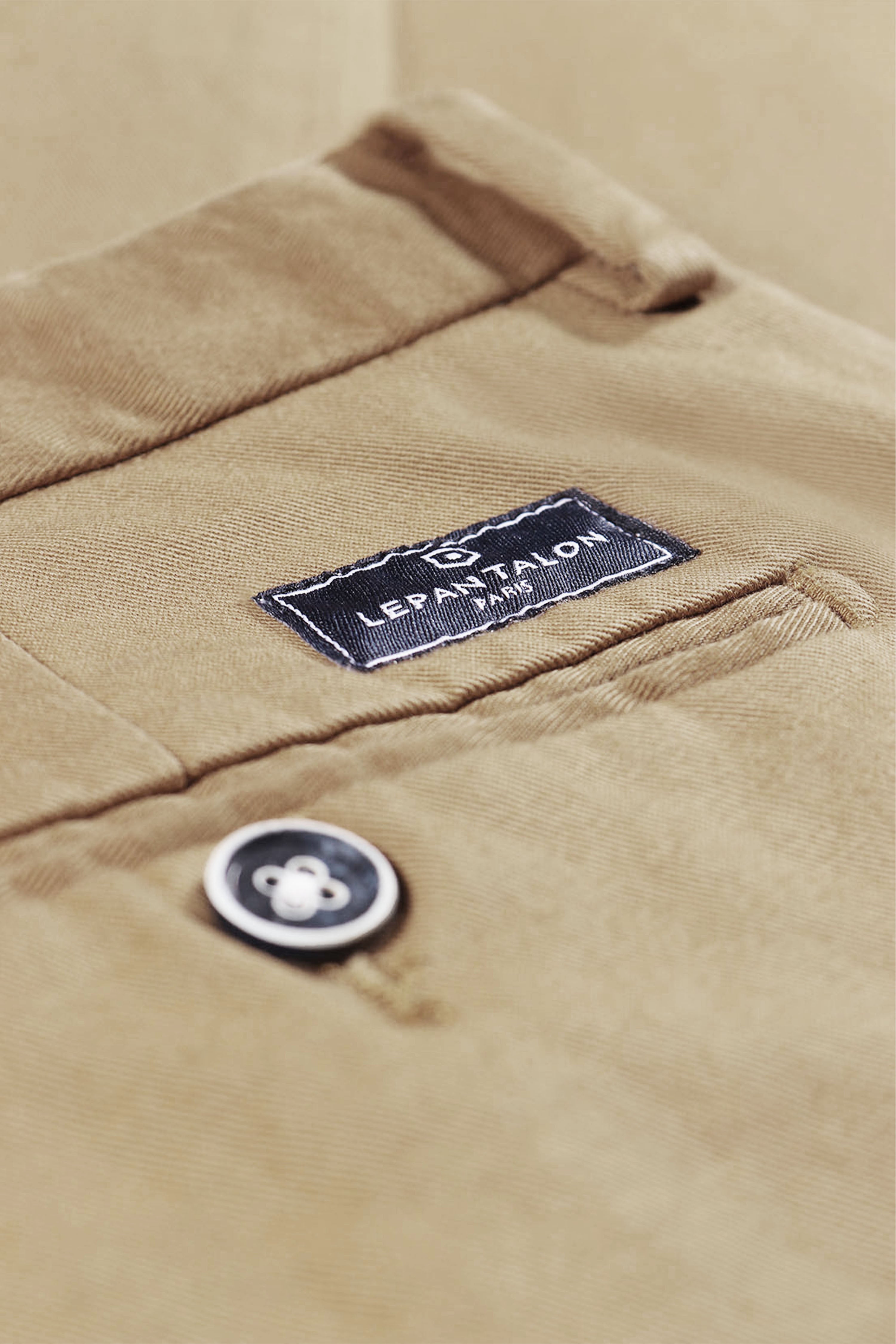 le-pantalon-chino-homme-classique-beige-coton-semi-slim image 6