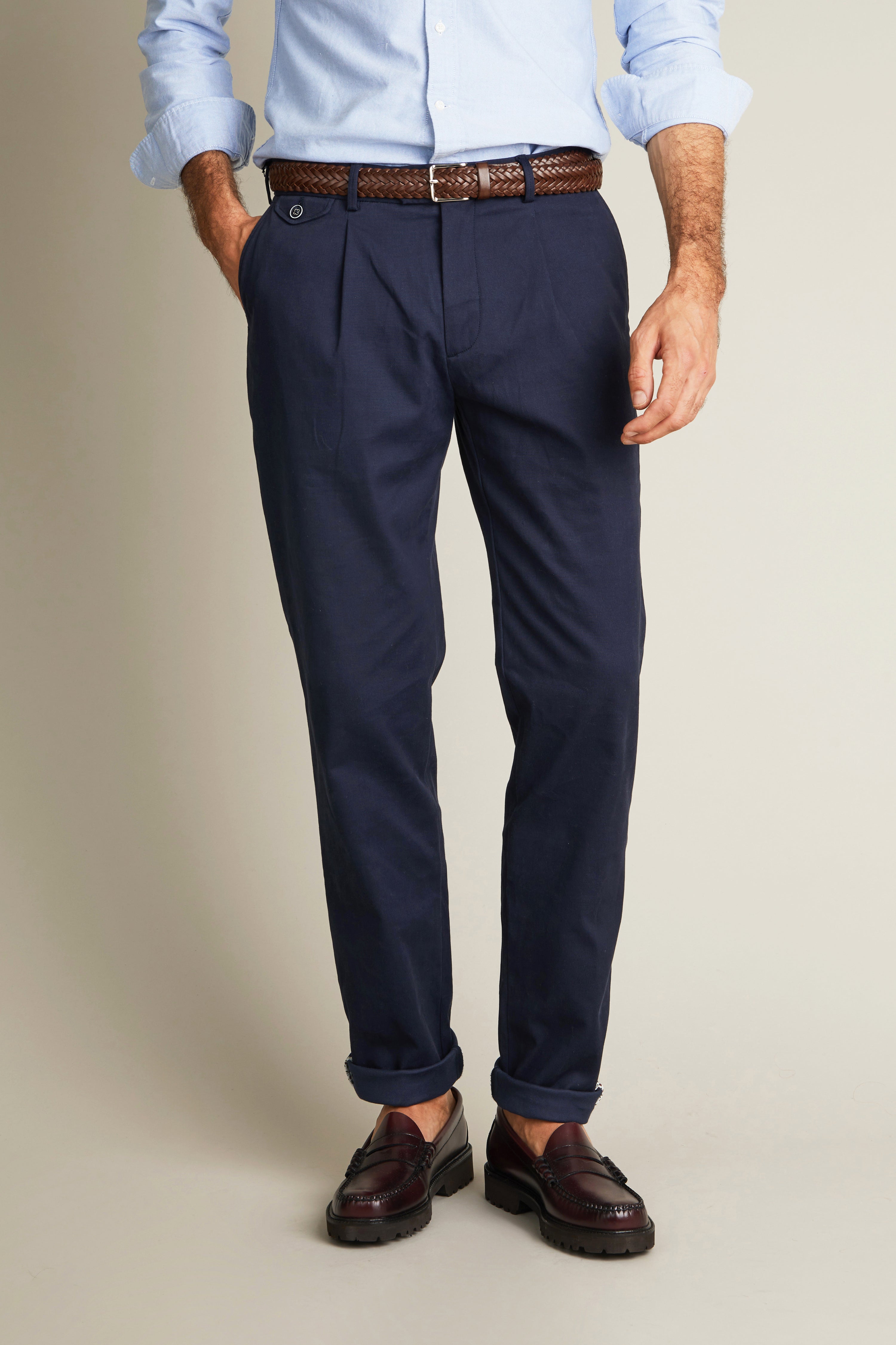 le-pantalon-chinos-homme-chino-pinces-marine-chino-bleu-carotte image 1