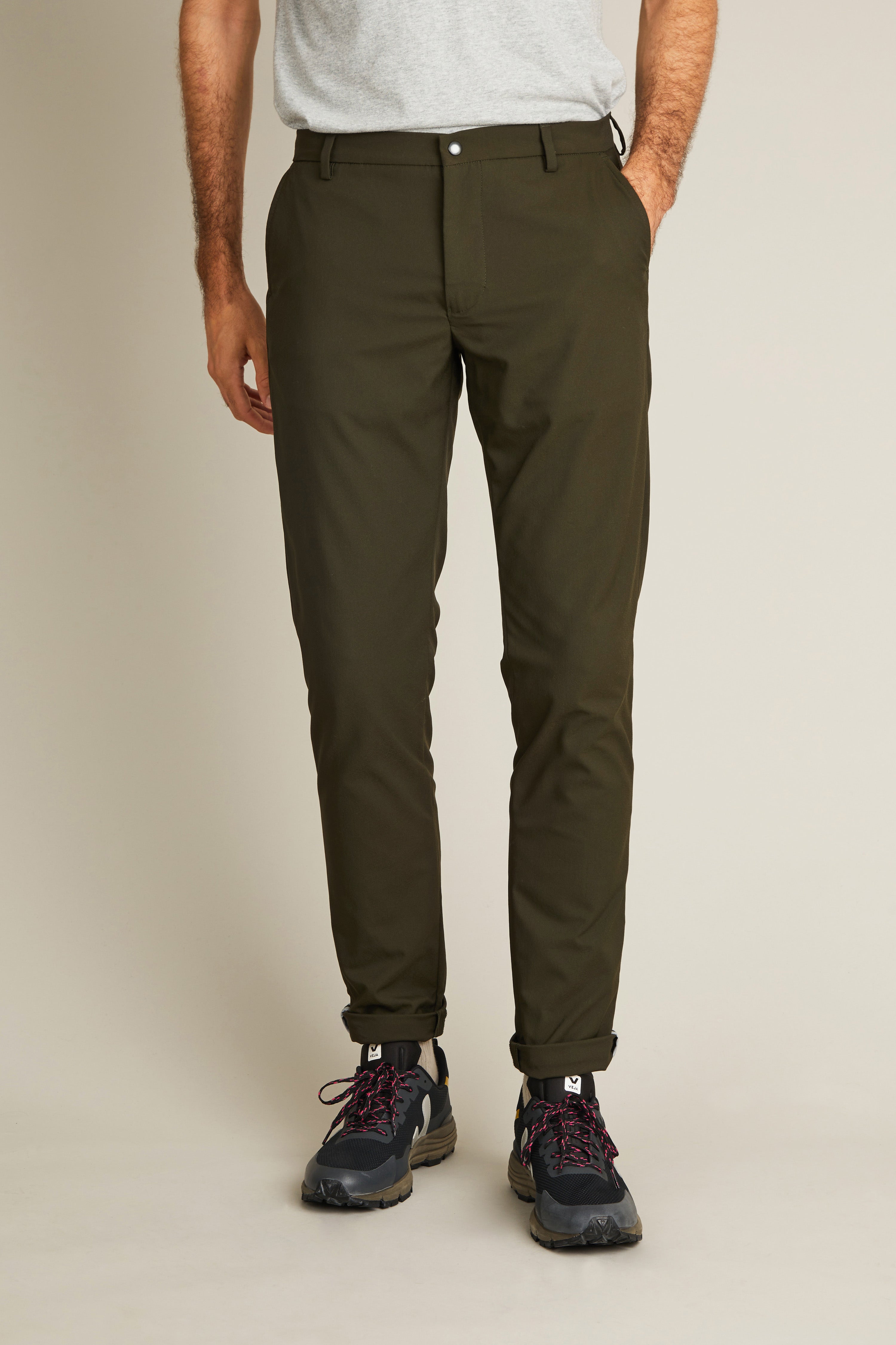 le-pantalon-chino-technique-pantalon-kaki-d-perlant-stretch image 8
