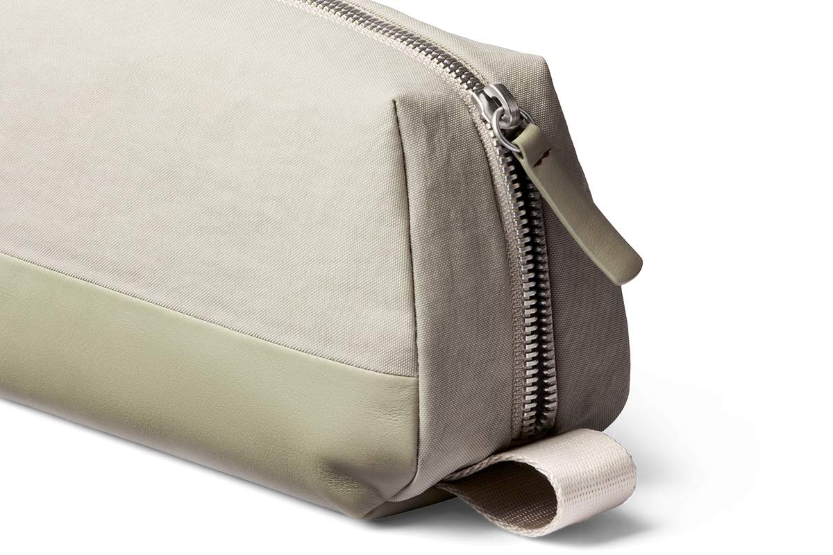 bellroy-toiletry-kit-premium-trousse-toilette-cuir-lichen-grey image 5
