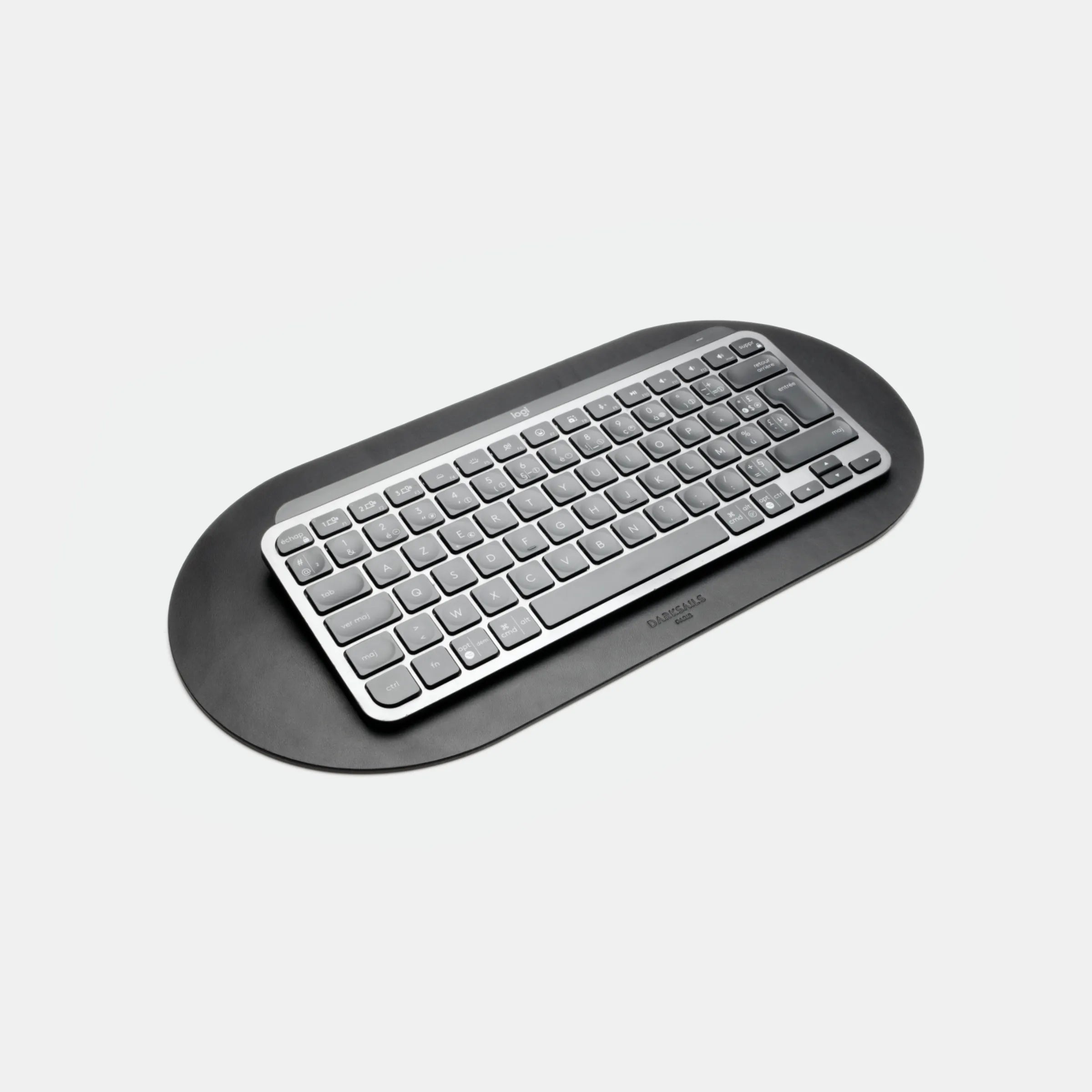 darksails-bureau-tapis-clavier-cuir-noir-40x20-pleine-fleur image 1