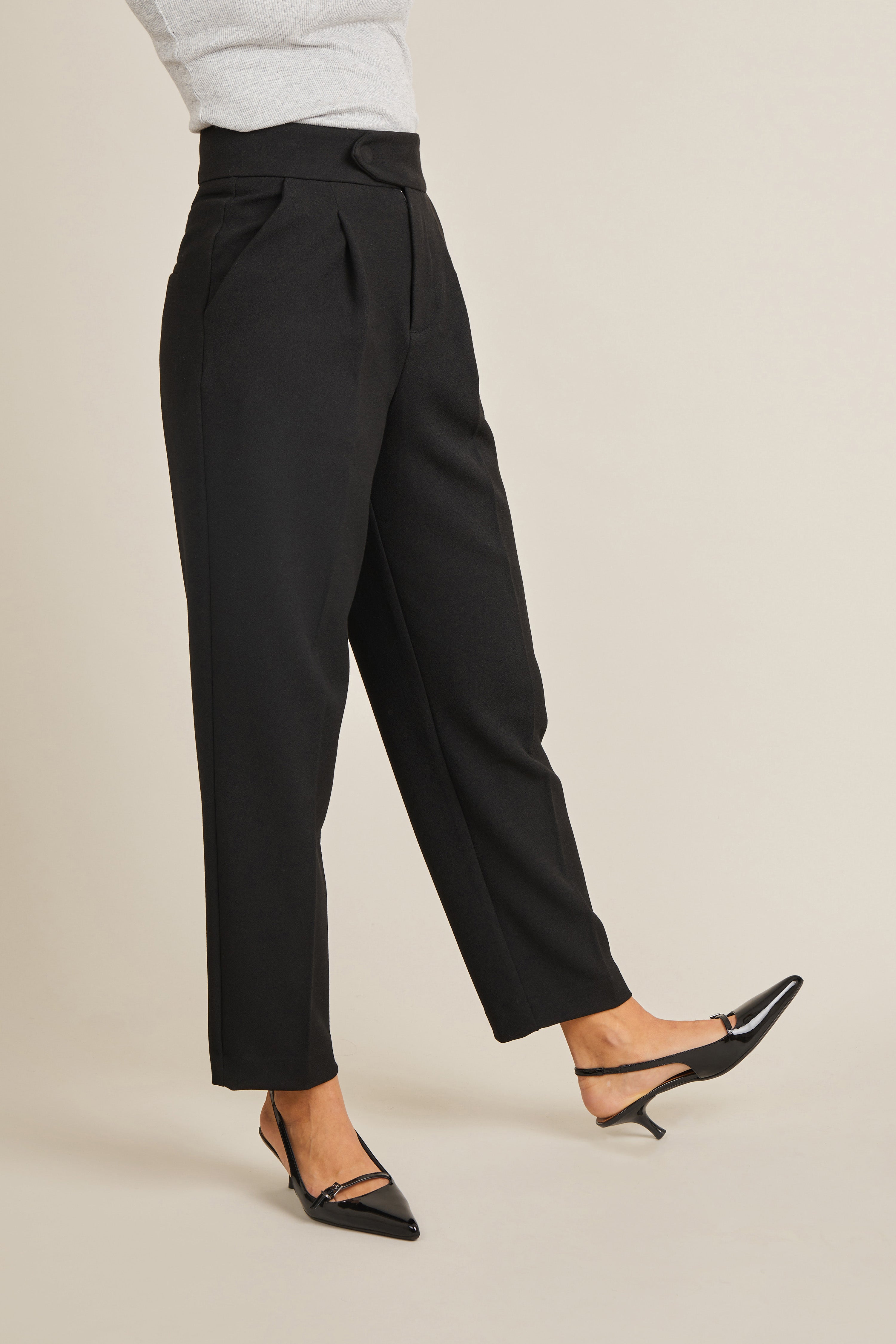 le-pantalon-pinces-pantalon-cigarette-cr-pe-noir-taille-haute image 5