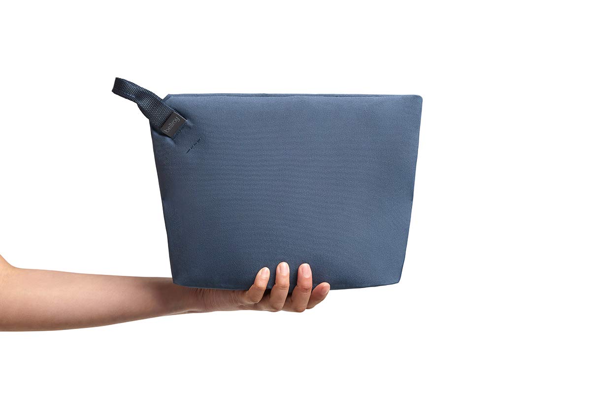 bellroy-standing-pouch-plus-pochette-tech-marine-blue image 2