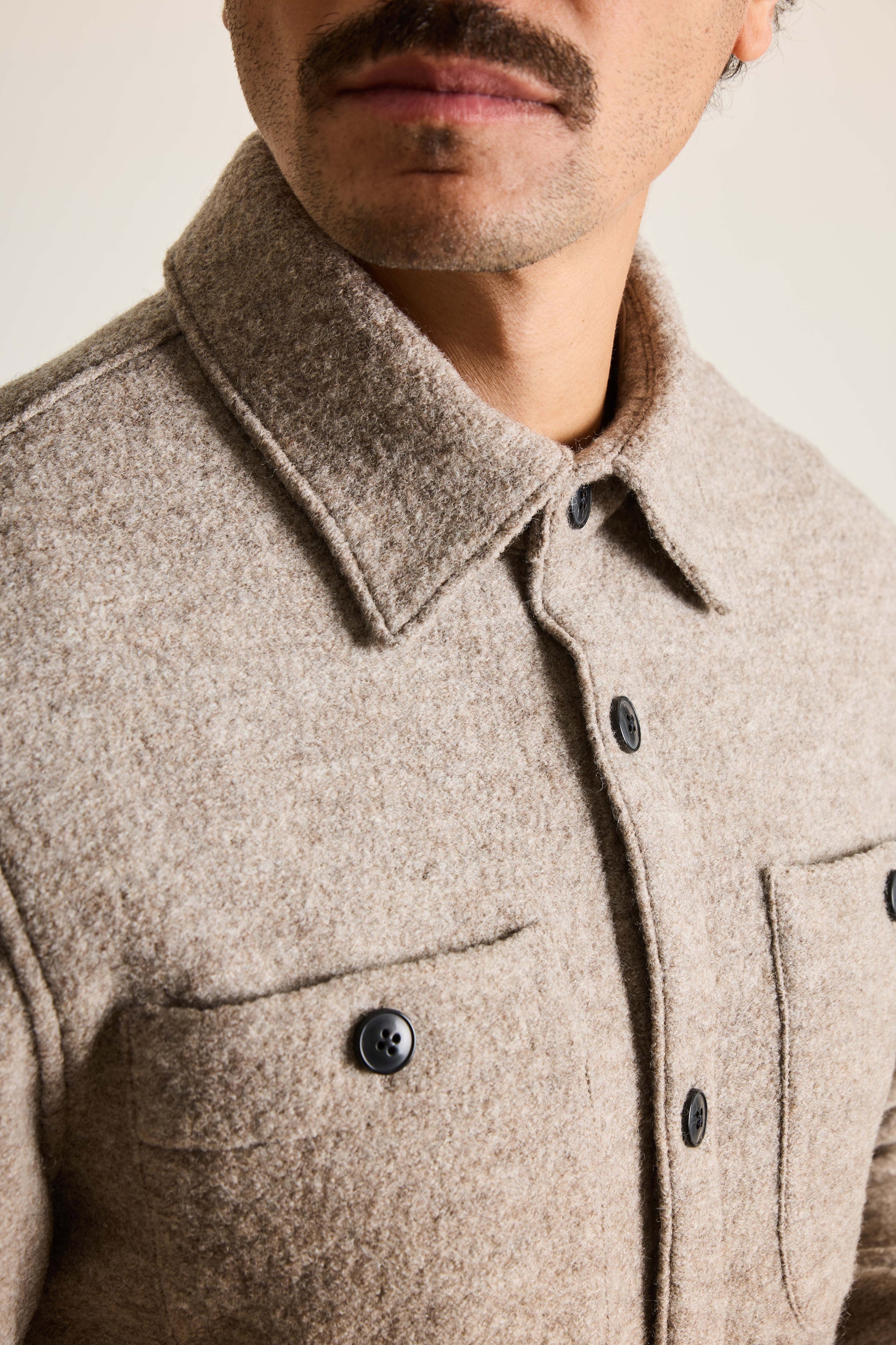 le-pantalon-overshirts-homme-surchemise-laine-greige-chaude image 3