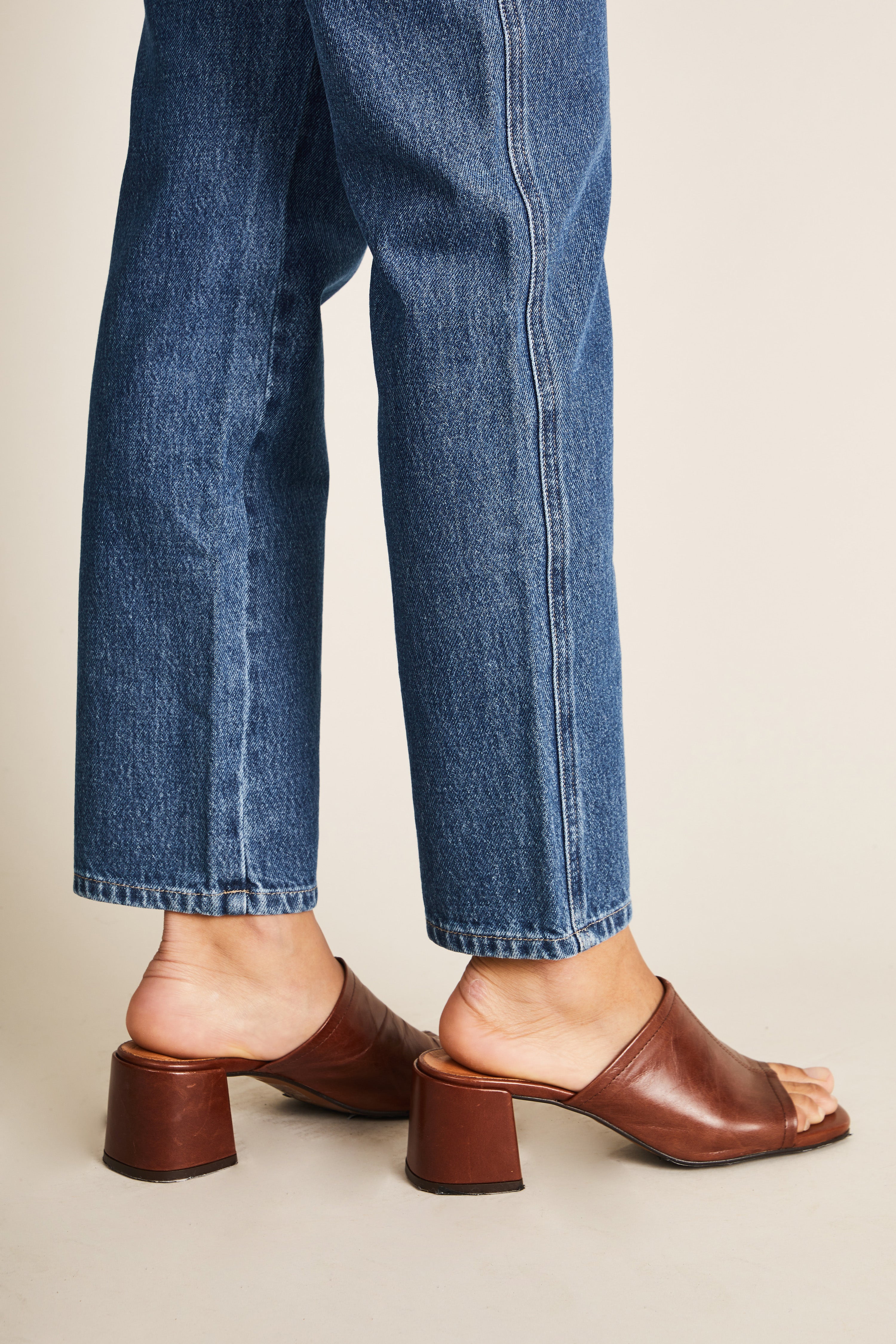 le-pantalon-salopettes-femme-salopette-bleue-coton-bio-droite image 5