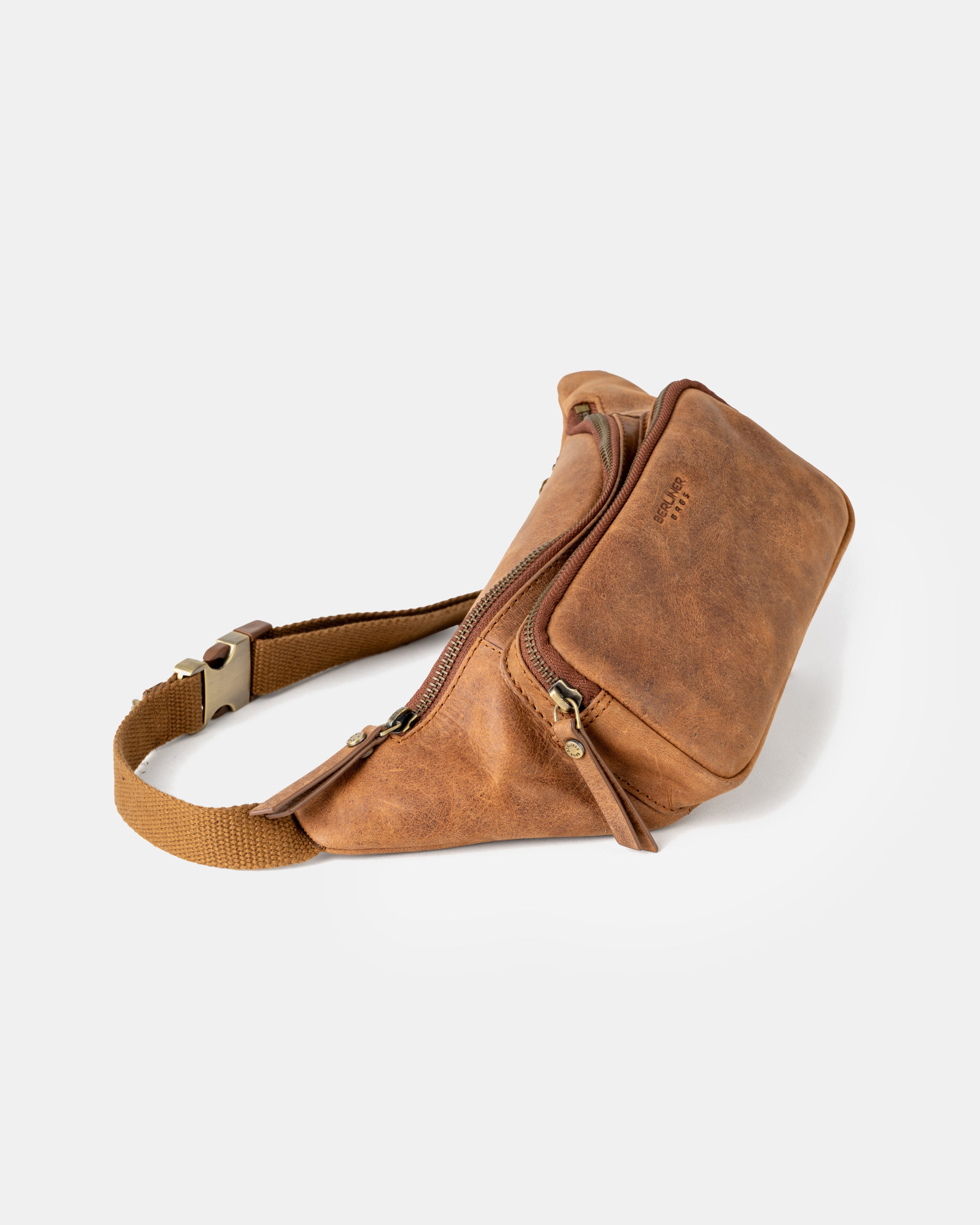berliner-bags-sam-sac-banane-cuir-camel-vintage image 6