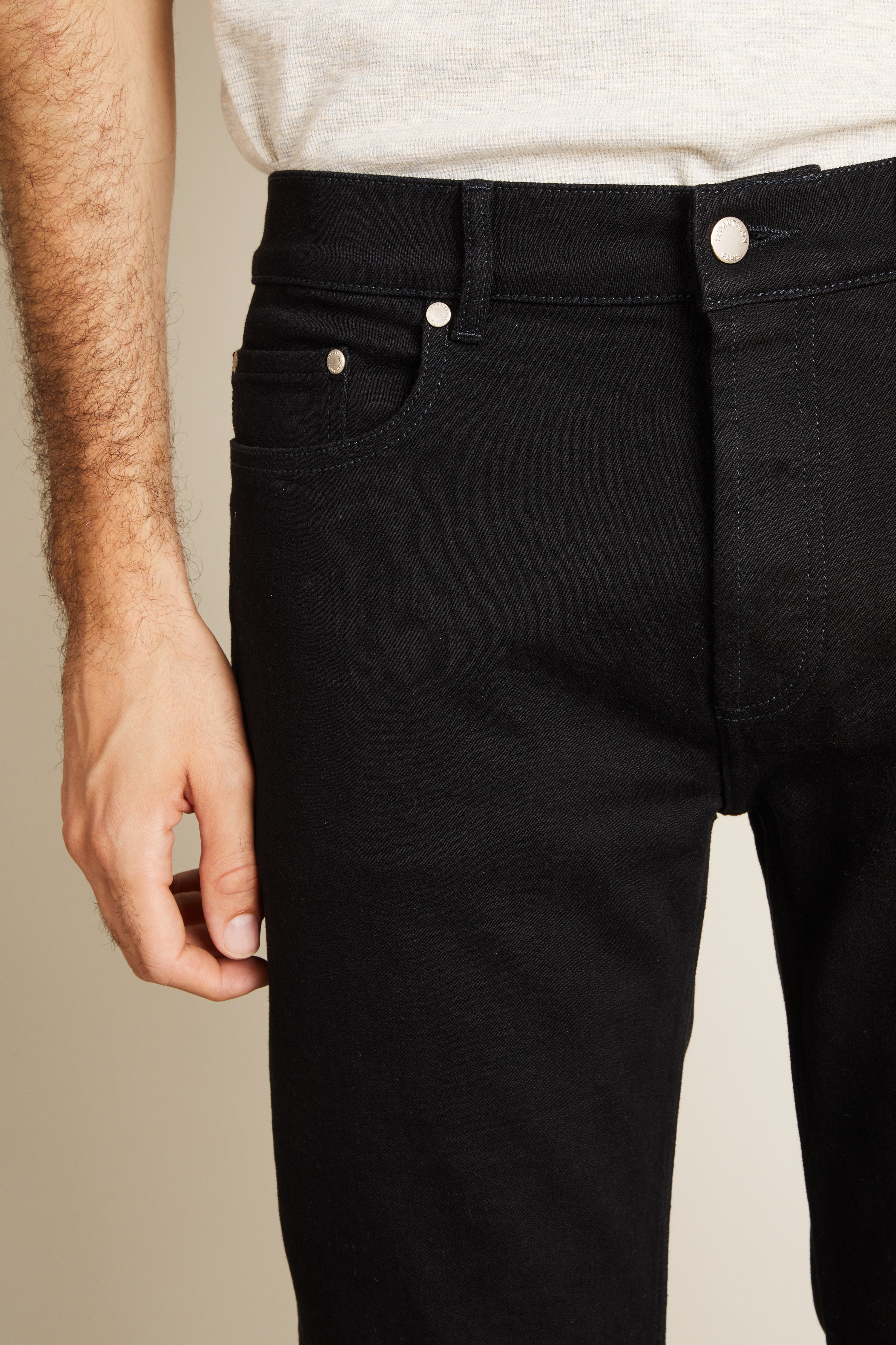 le-pantalon-jeans-homme-jean-classique-noir-semi-slim-coton-bio image 4