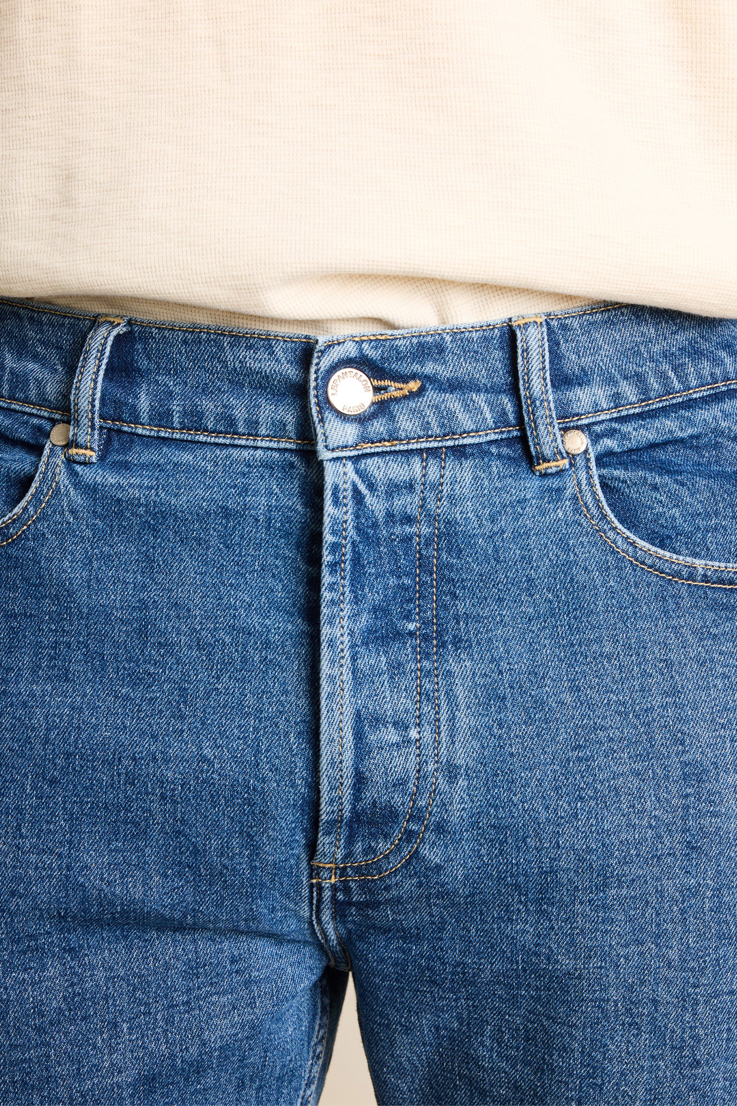 le-pantalon-jean-classique-jean-bleu-vintage image 3