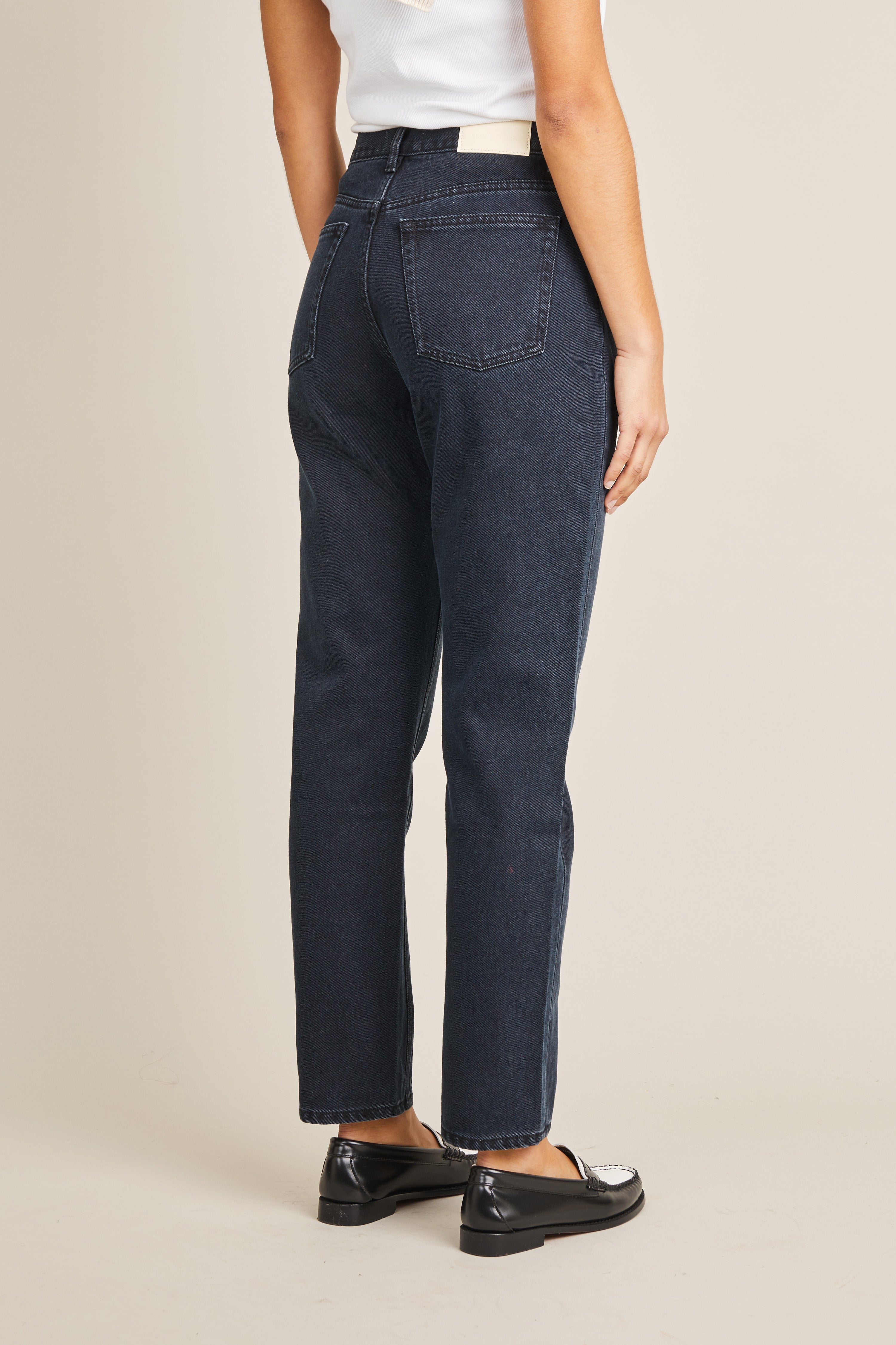 le-pantalon-jean-droit-noir-pantalon-jean-coton-bio image 4