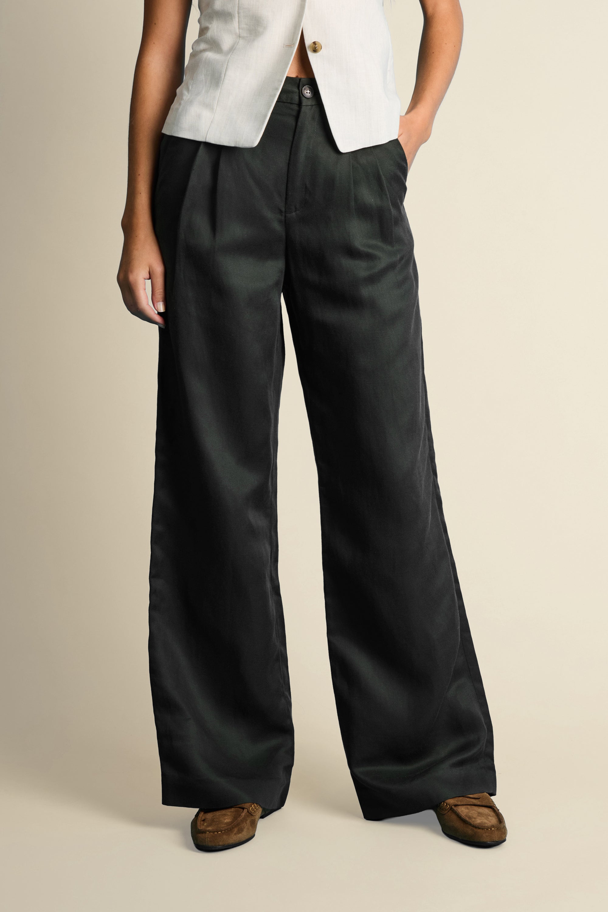 le-pantalon-pantalon-pinces-l-ger-vert-femme-lin image 1