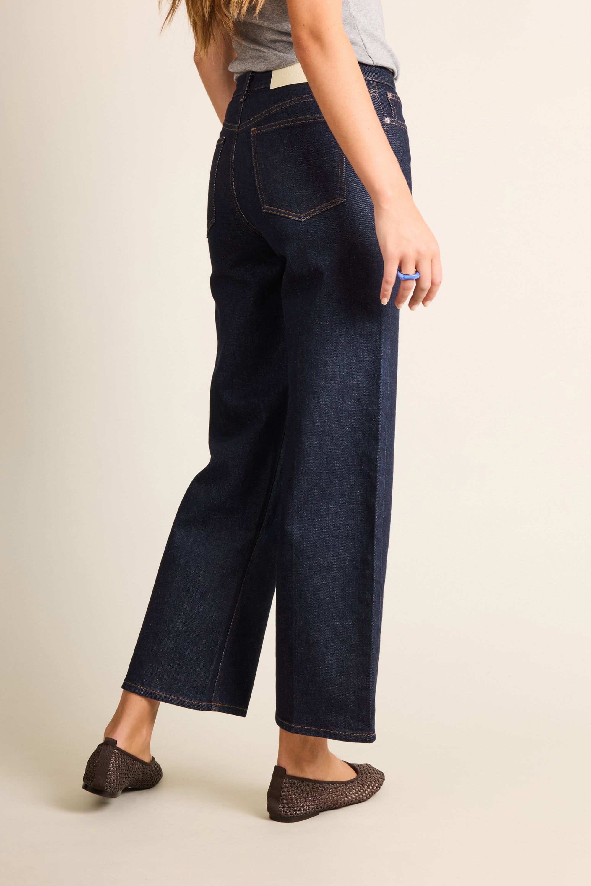 le-pantalon-jean-flare-jean-femme-bleu-coton-recycl image 4
