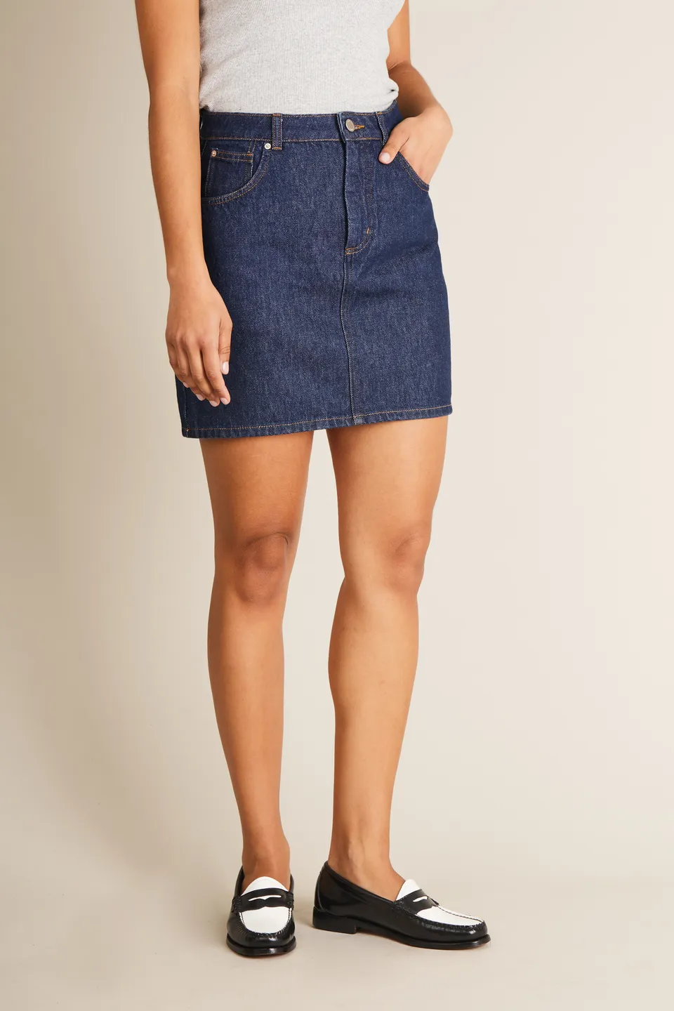 le-pantalon-jupe-jean-bleue-coton-taille-haute-bermuda image 1