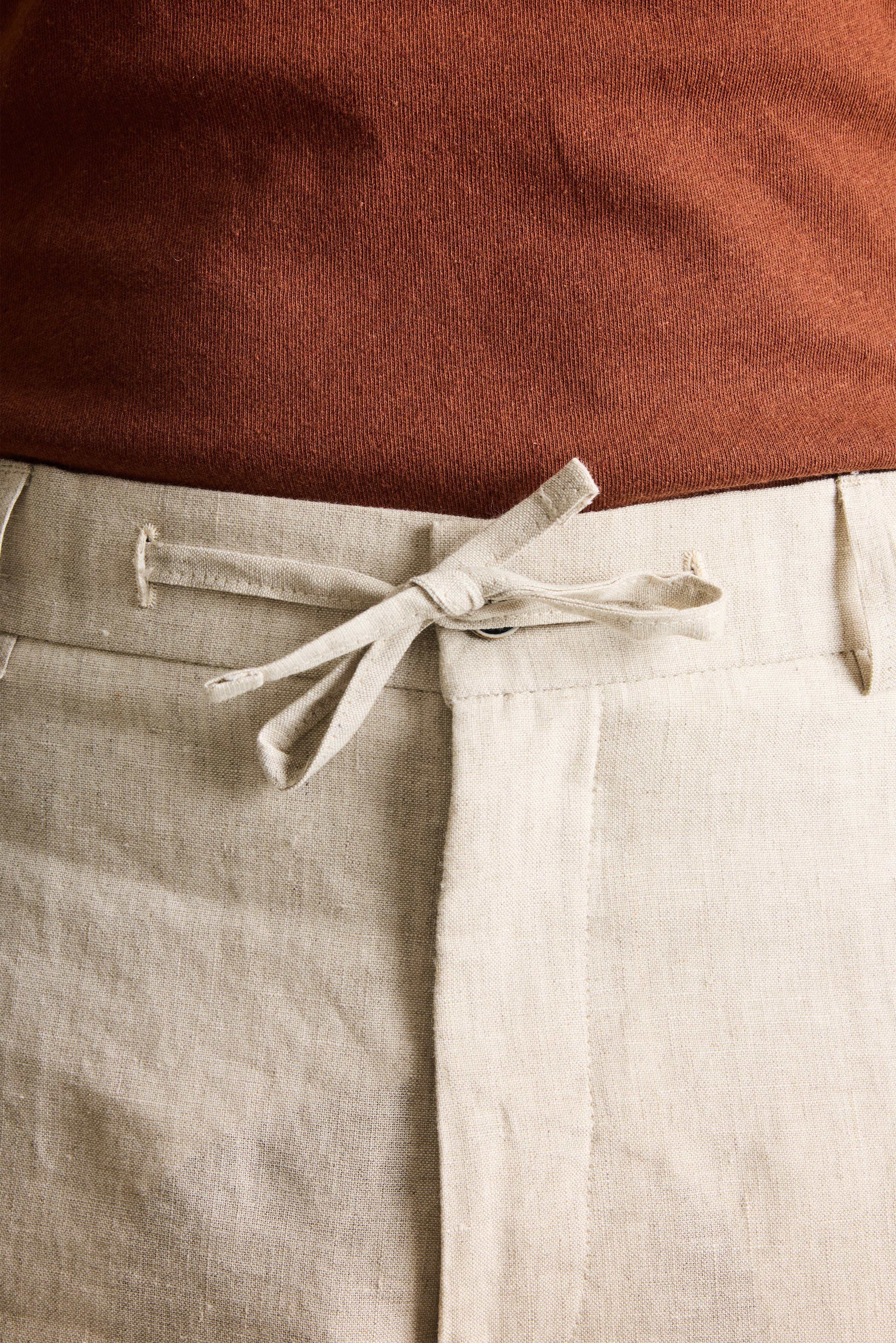 le-pantalon-lin-cru-chino-homme-coupe-carotte image 2