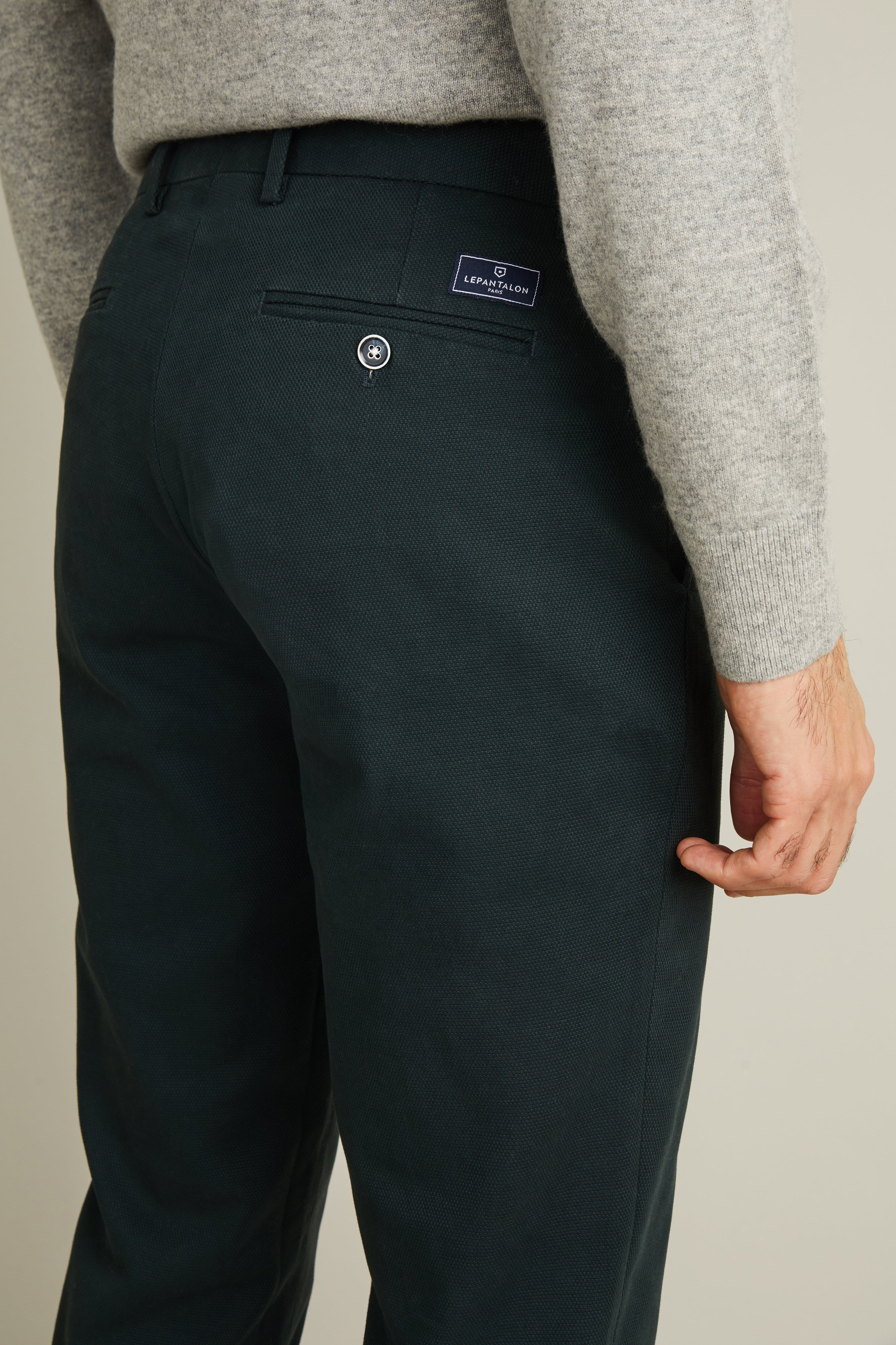 le-pantalon-chino-textur-pantalon-homme-vert-anglais image 3