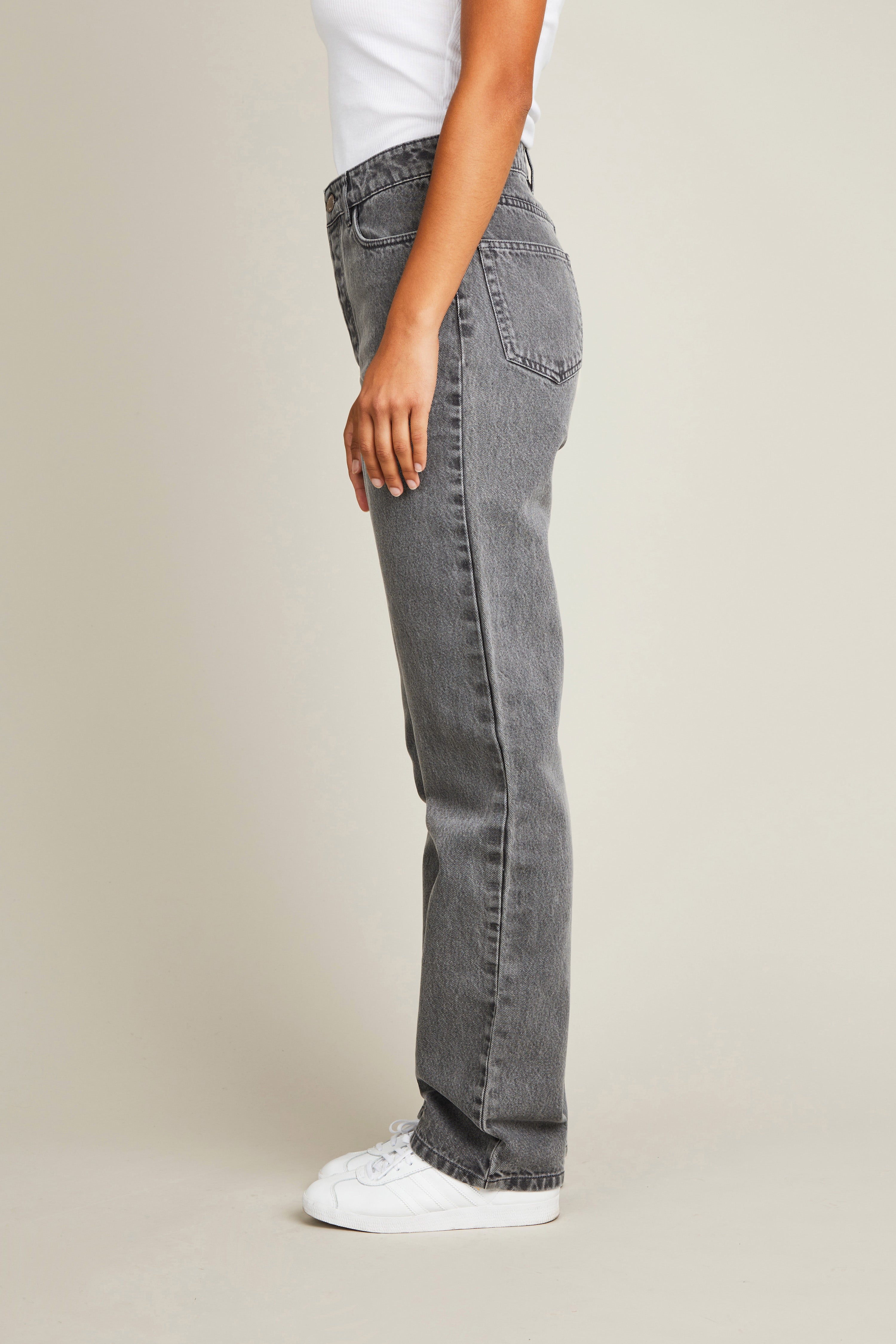 le-pantalon-jean-regular-gris-homme-coupe-droite-coton image 4