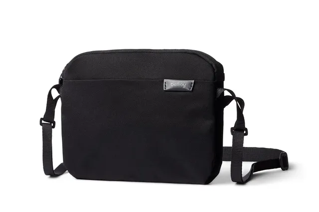 bellroy-city-pouch-plus-sac-bandouli-re-slim-melbourneblack-tablette image 1