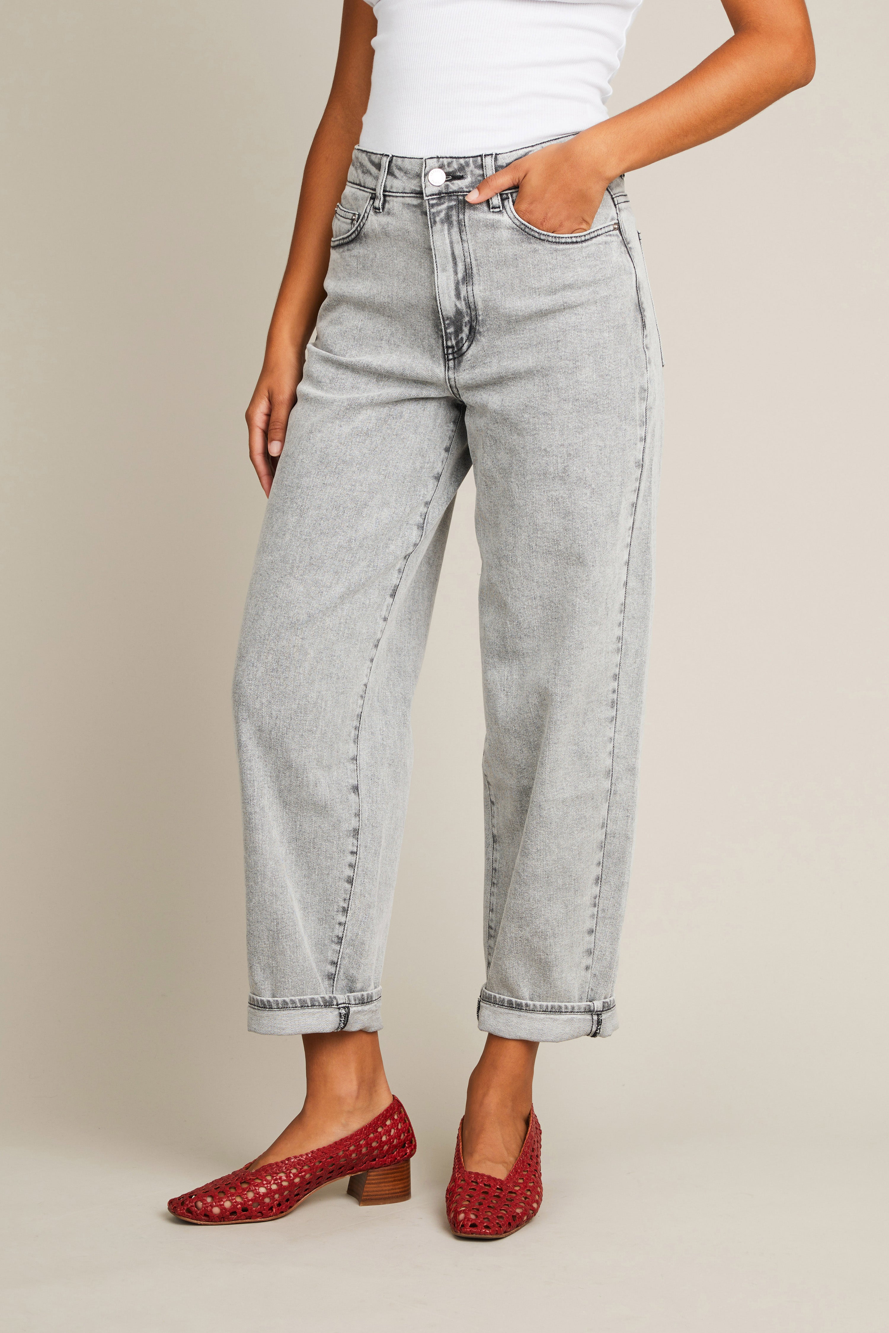 le-pantalon-jean-balloon-snow-black-jean-femme-noir-coton image 6