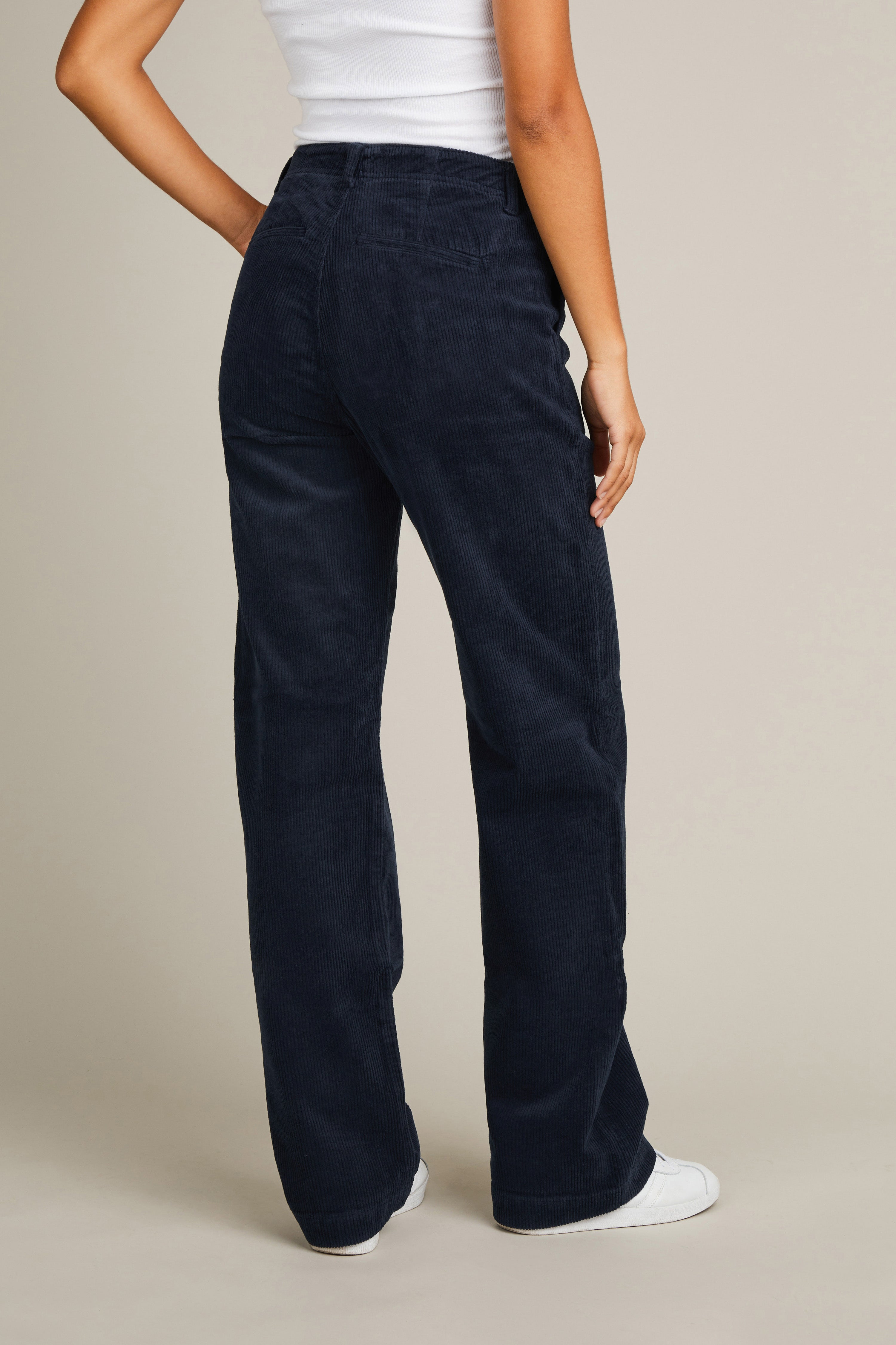 le-pantalon-cargos-homme-carpenter-velours-bleu-marine-droit image 4