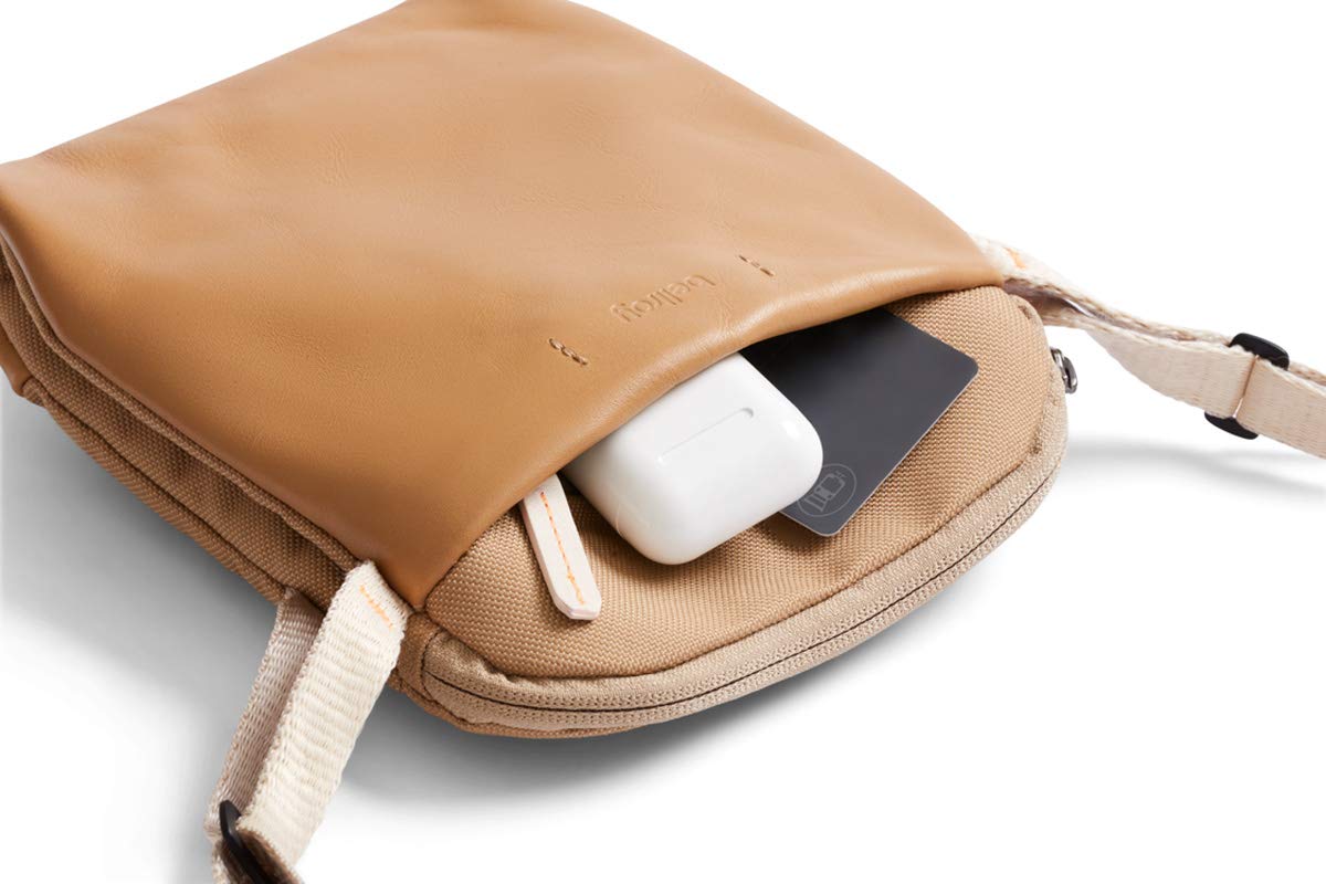 bellroy-city-pouch-premium-besace-cuir-desert image 5