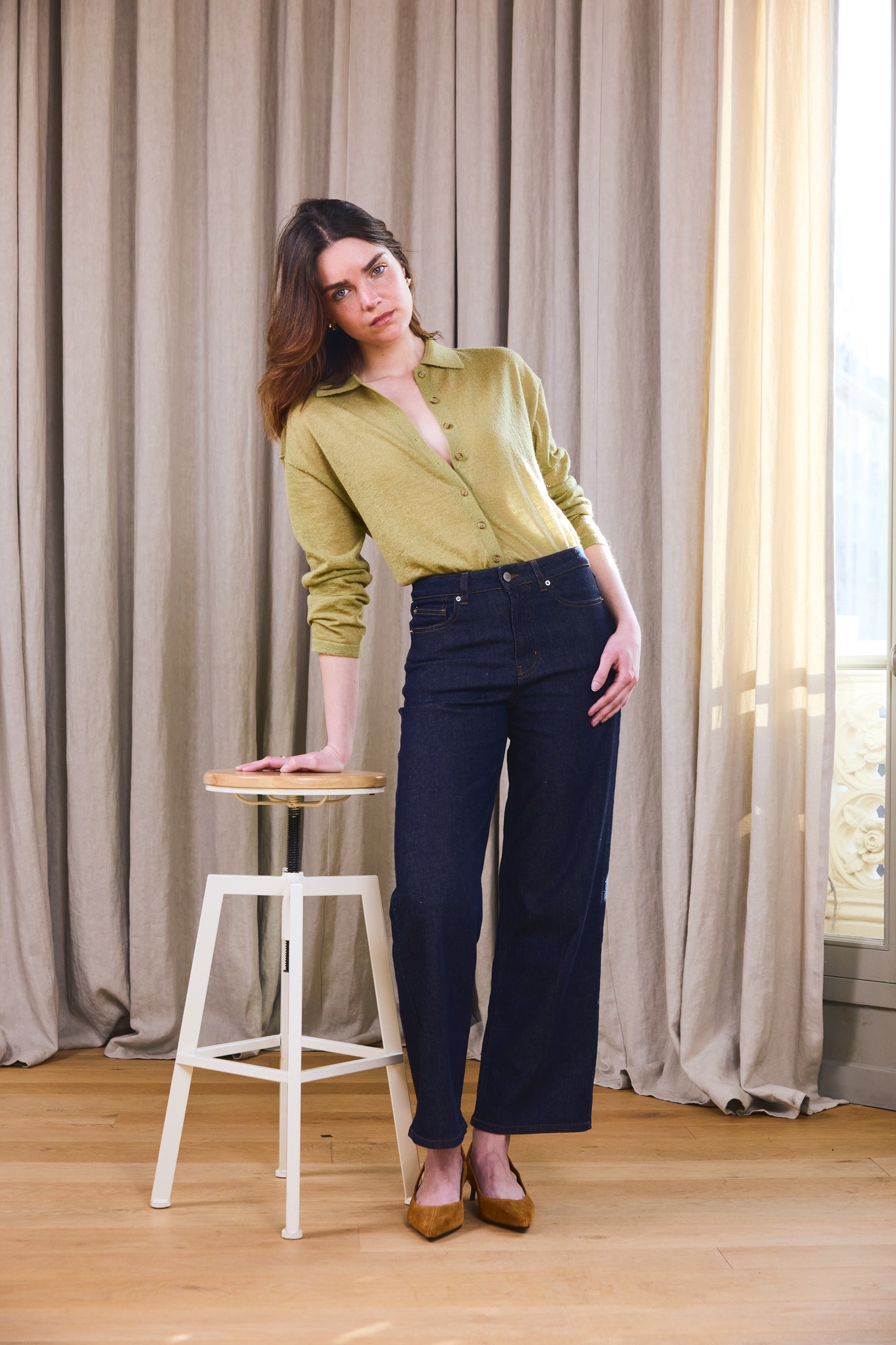le-pantalon-jean-flare-jean-femme-bleu-coton-recycl image 2