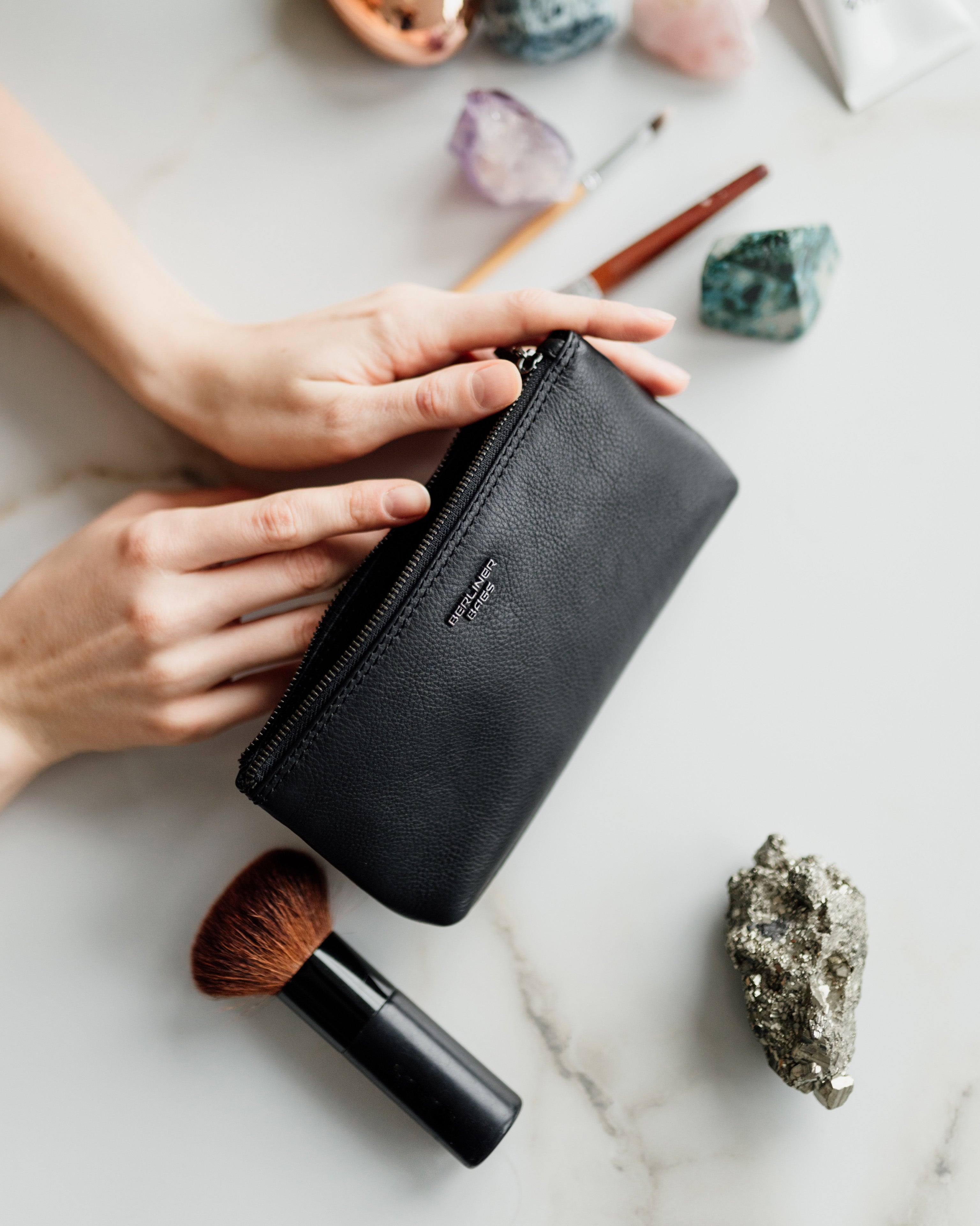 berliner-bags-anna-xs-mini-trousse-cuir-noir-coton image 2