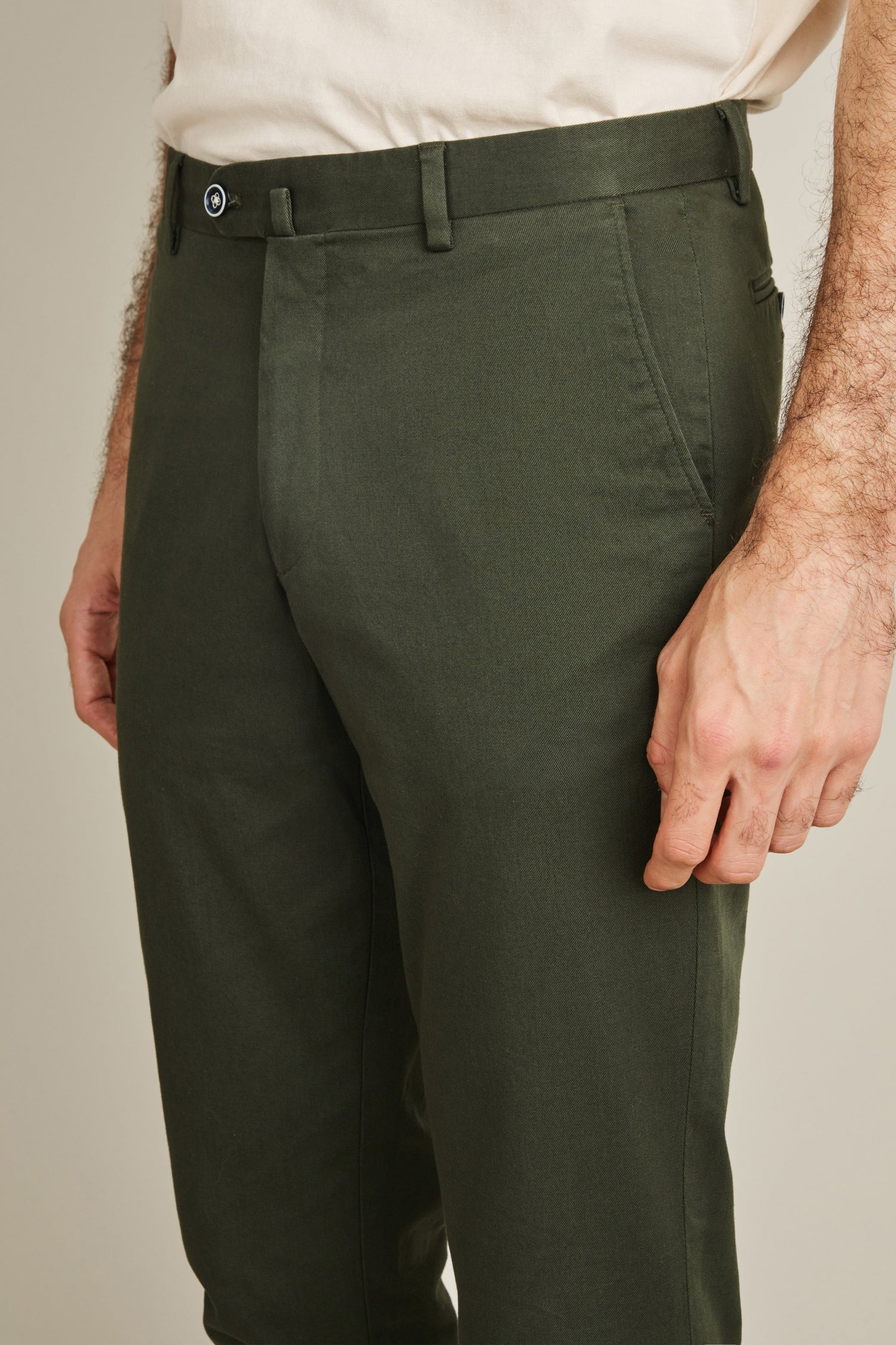 le-pantalon-chino-vert-sapin-pantalon-chino-homme-coton-stretch image 4