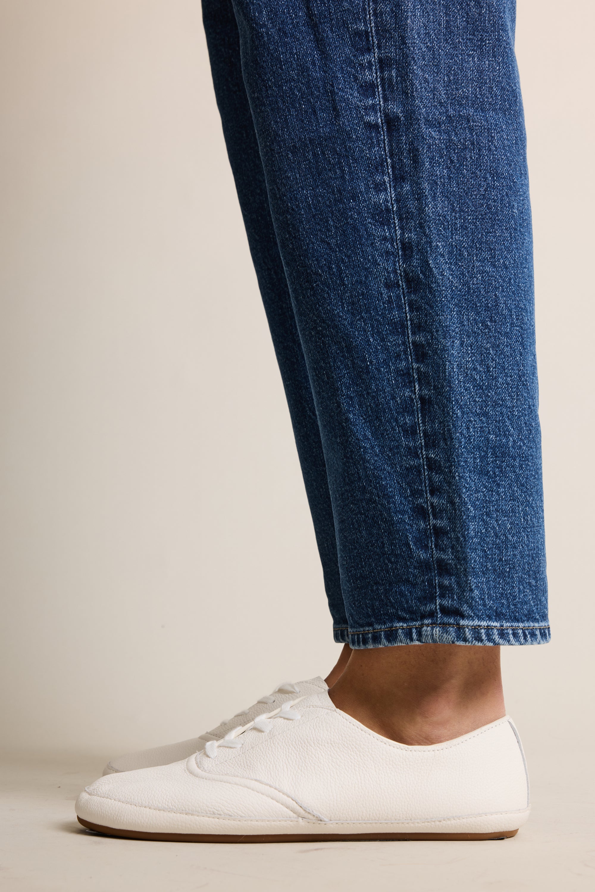 le-pantalon-mom-bleu-stone-jean-stone-taille-haute image 8