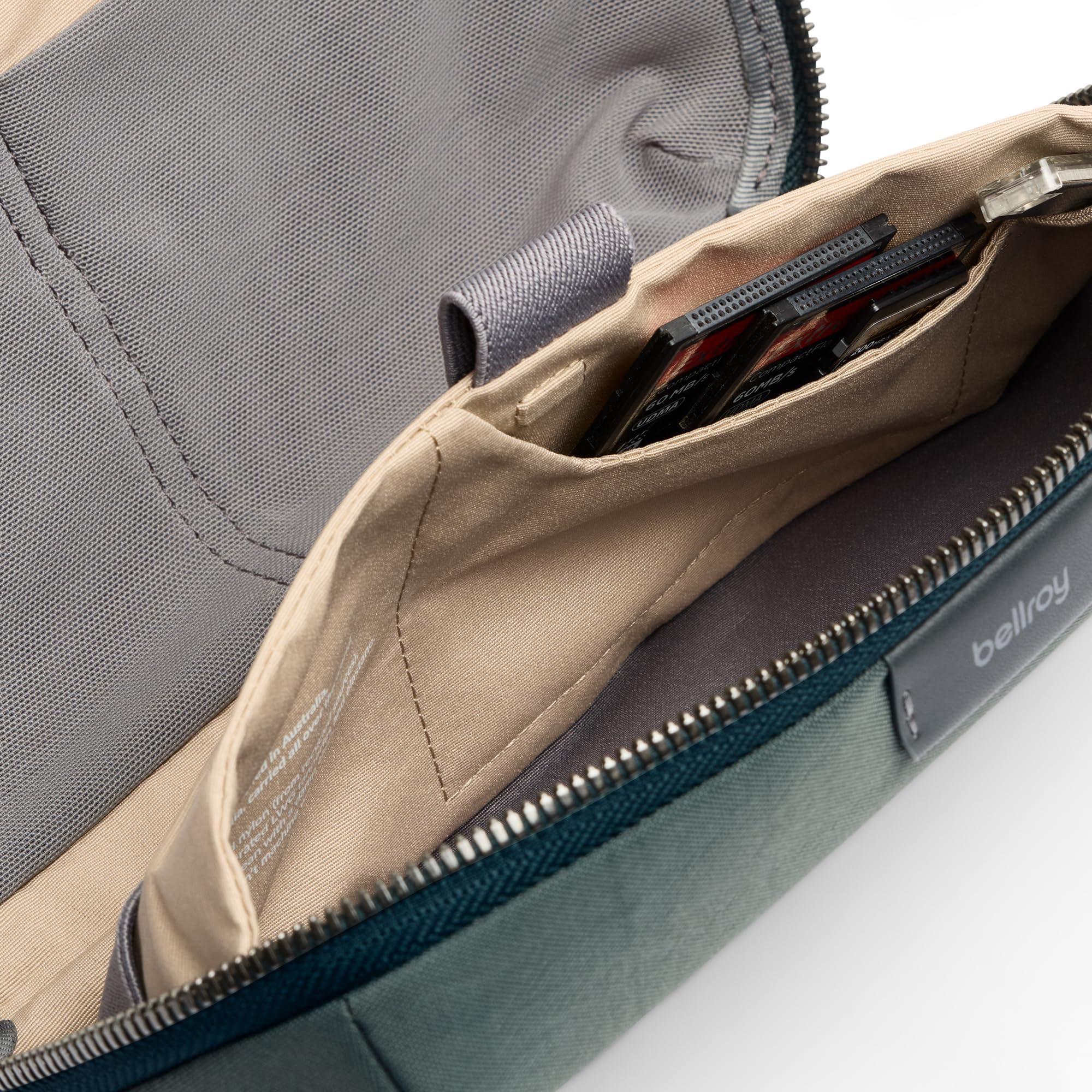 bellroy-tech-kit-pochette-accessoires-everglade-zipp-e image 4