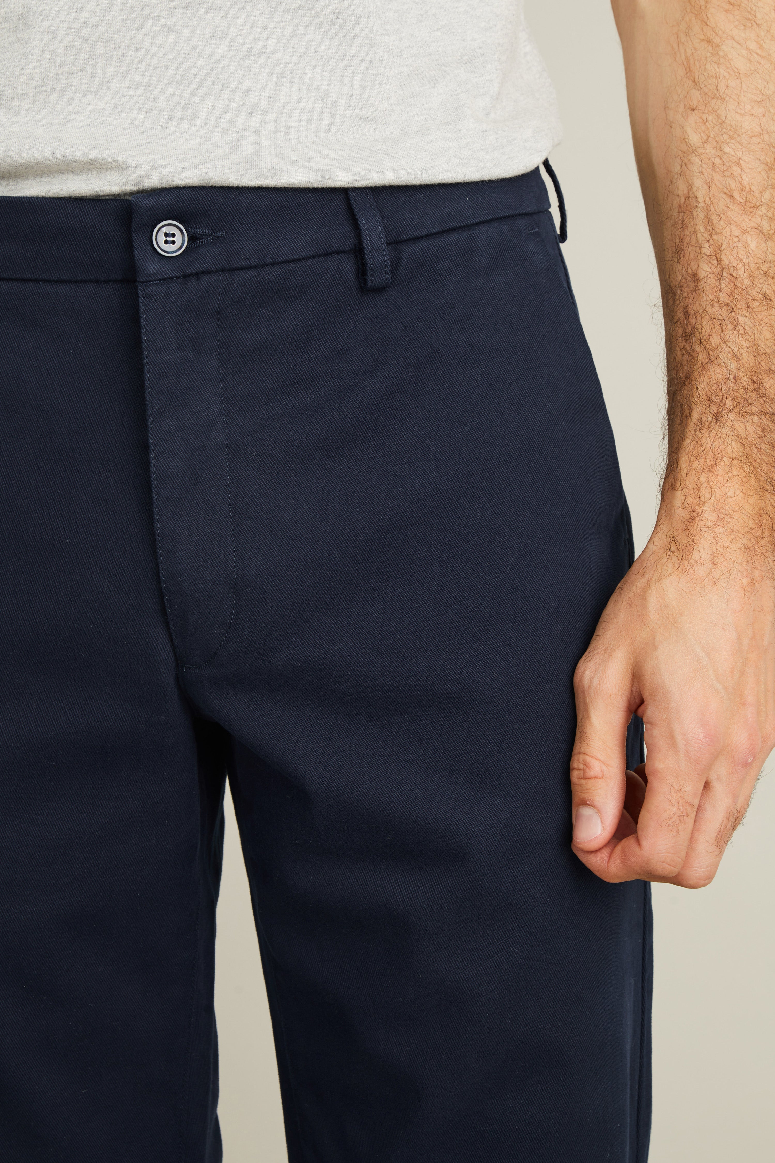 le-pantalon-chino-droit-bleu-marine-coton-stretch-4-saisons image 2