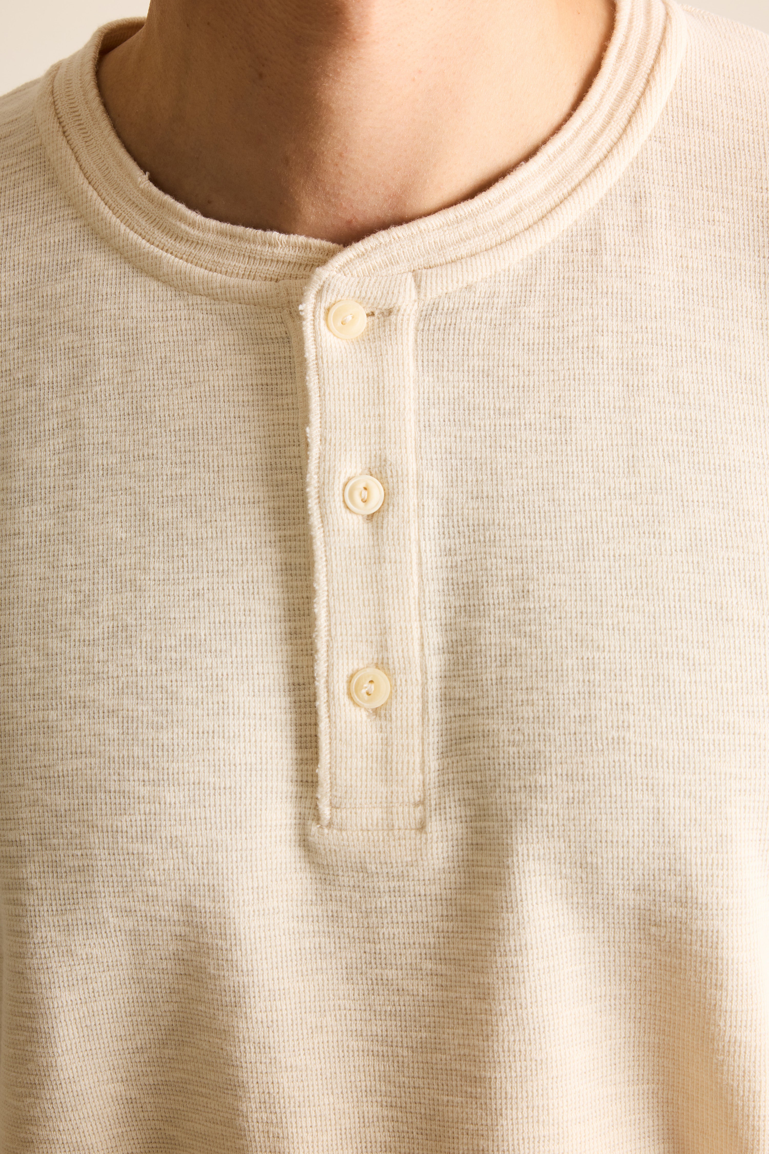le-pantalon-henley-cru-tee-shirt-coton-3-boutons image 2
