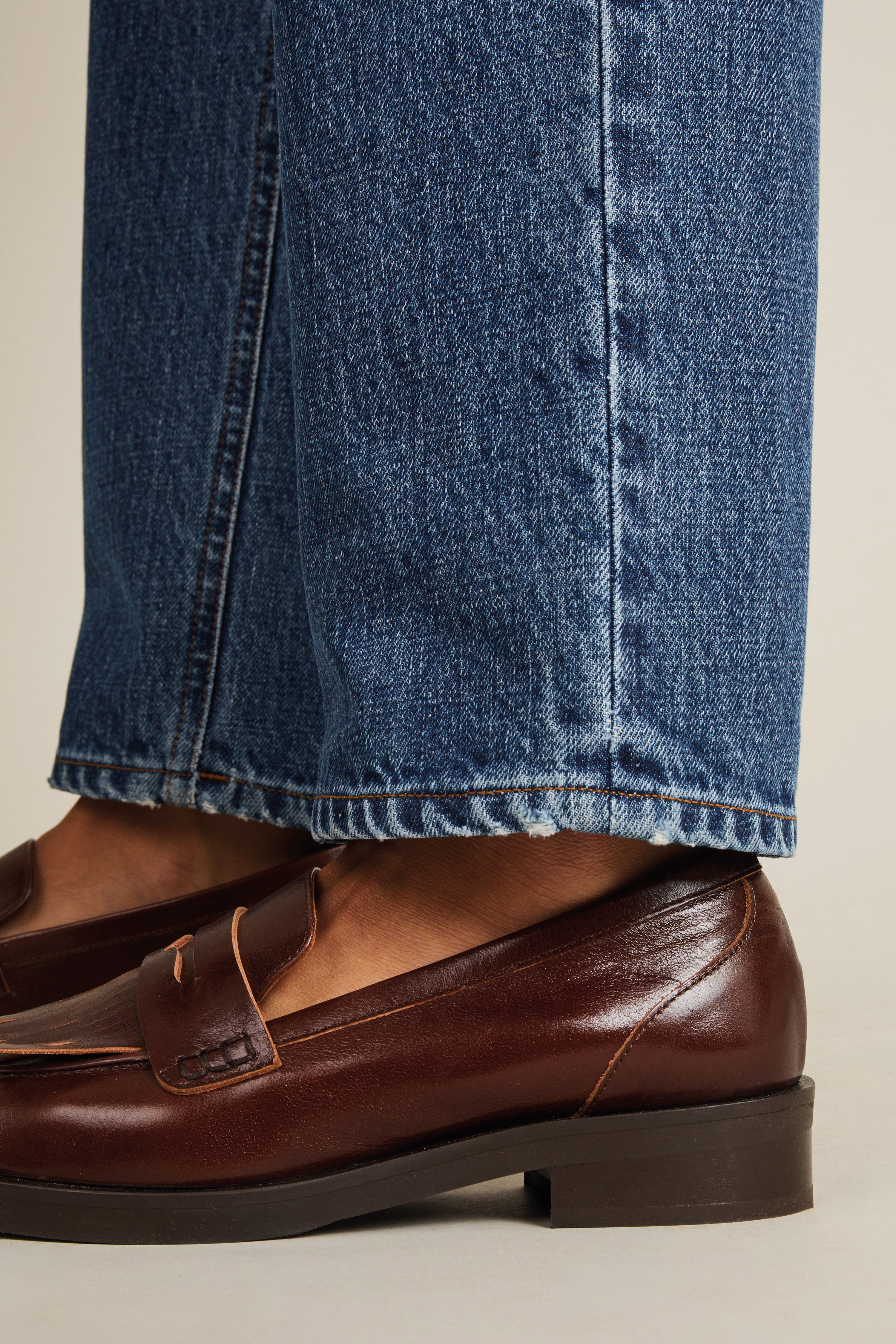 le-pantalon-jean-droit-jean-bleu-coton-bio-gots image 8