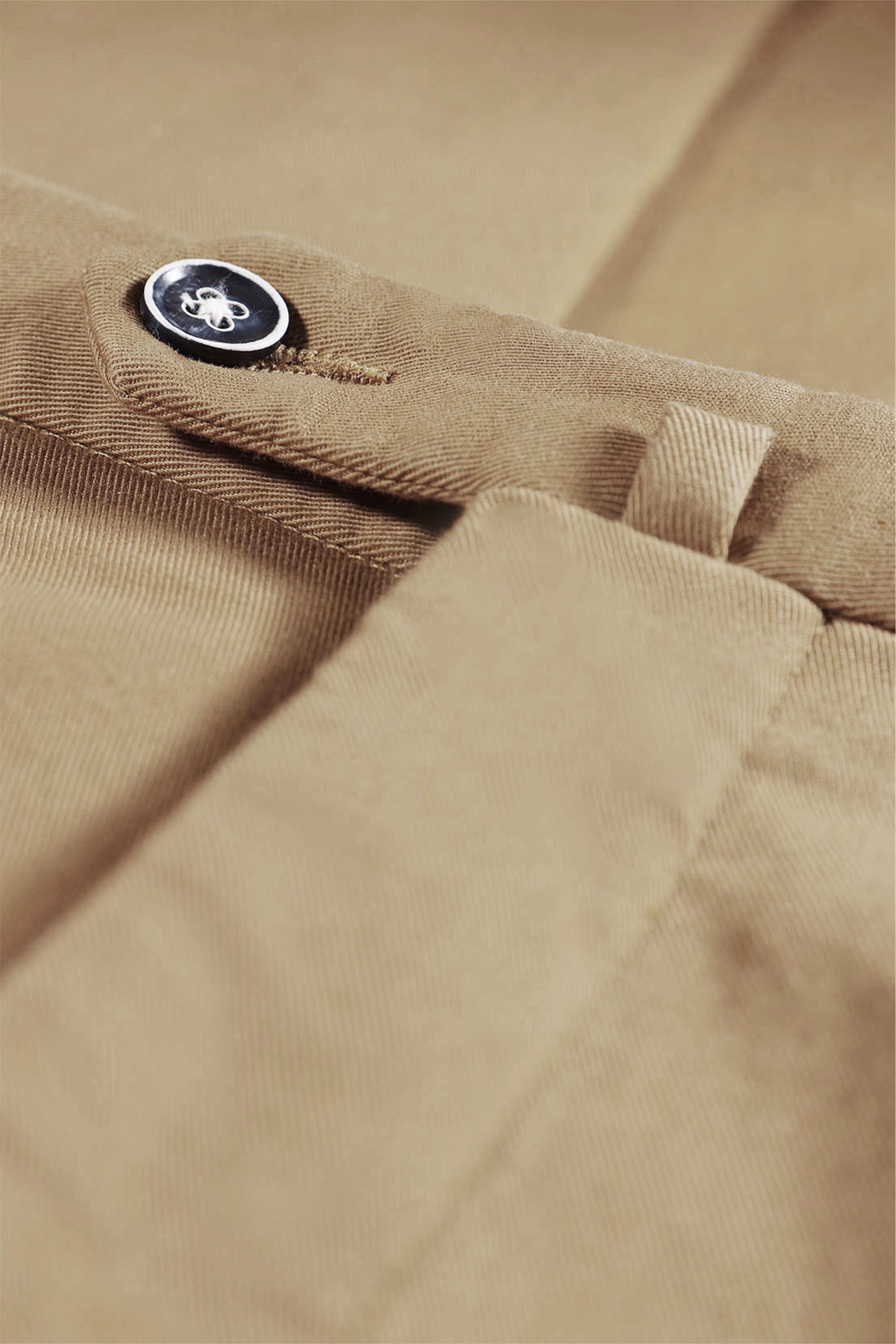 le-pantalon-chino-homme-classique-beige-coton-semi-slim image 2