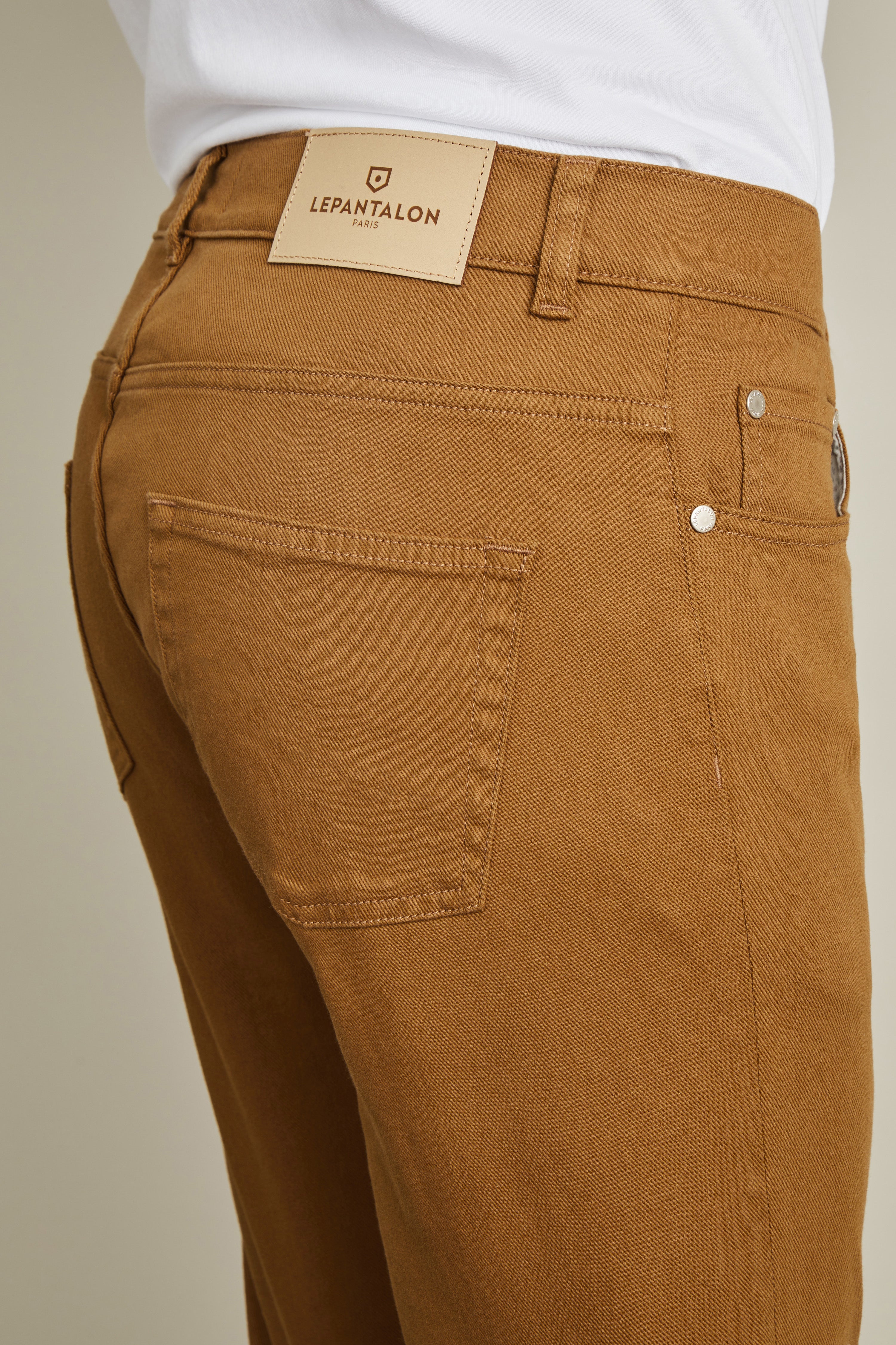 le-pantalon-jean-beige-fonc-semi-slim-coton-bio image 3