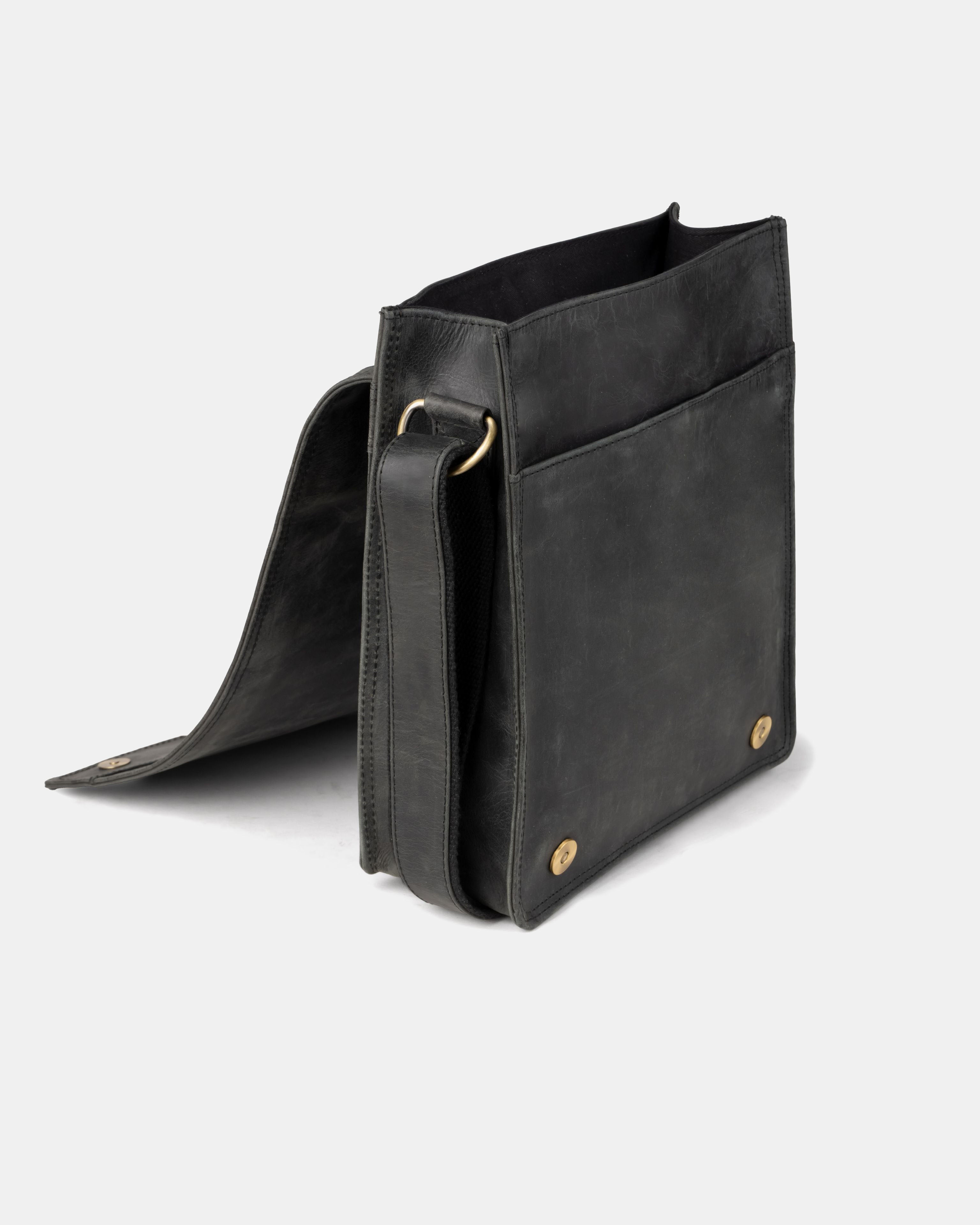 berliner-bags-konrad-sac-messager-homme-cuir-gris-fonc image 8
