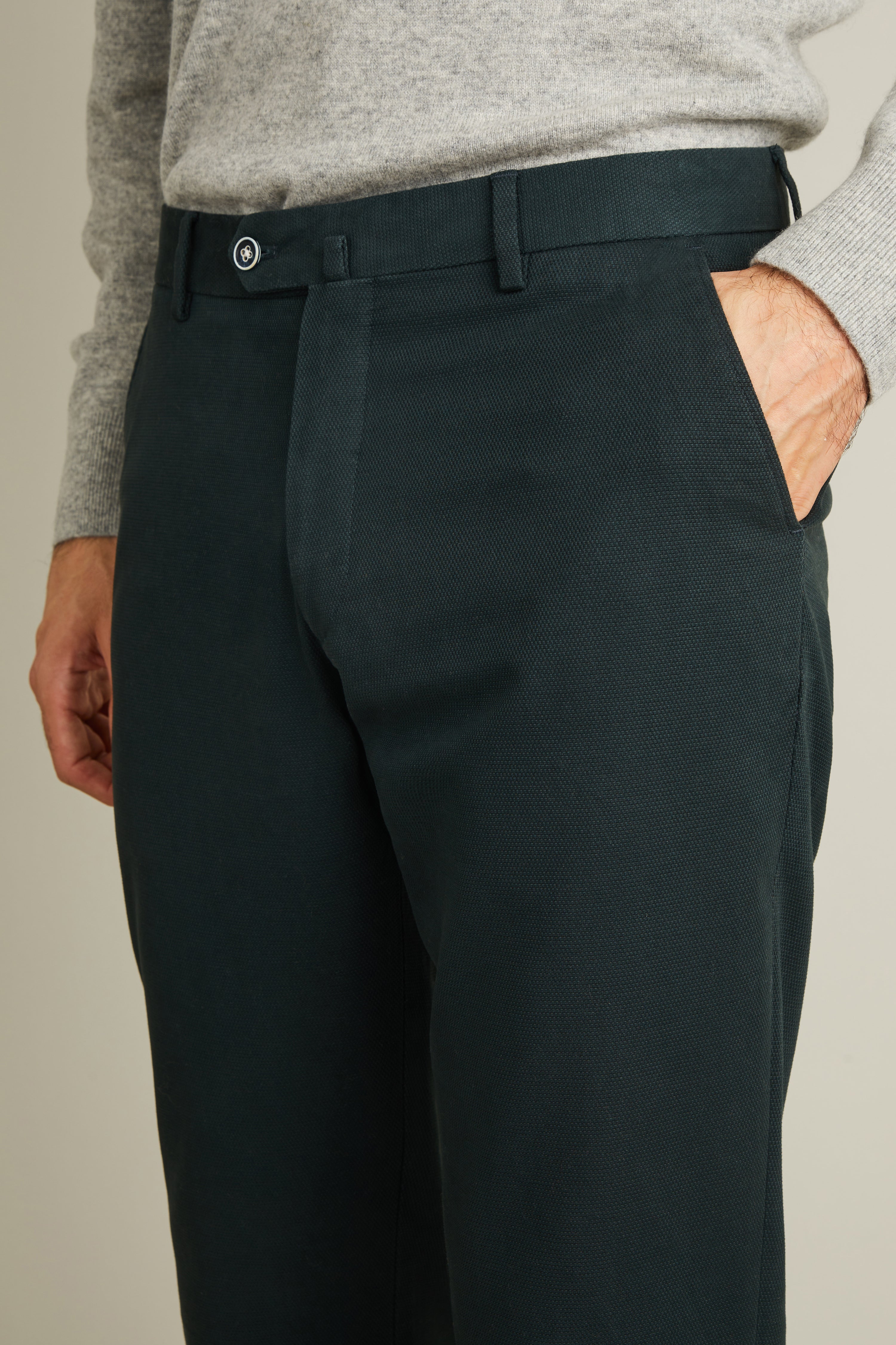 le-pantalon-chino-textur-pantalon-homme-vert-anglais image 6