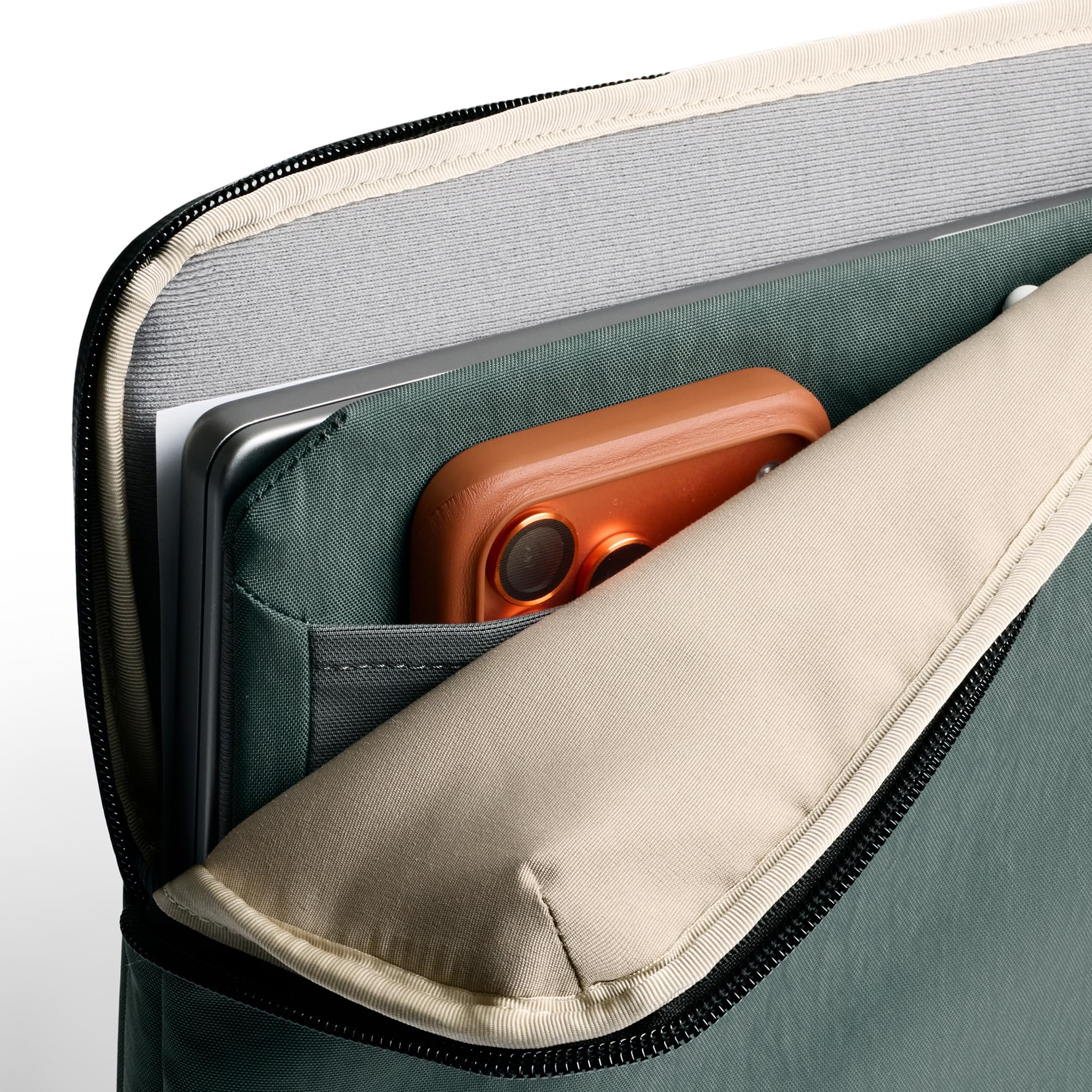 bellroy-laptop-caddy-housse-16-pouces-everglade-recycl-e image 5