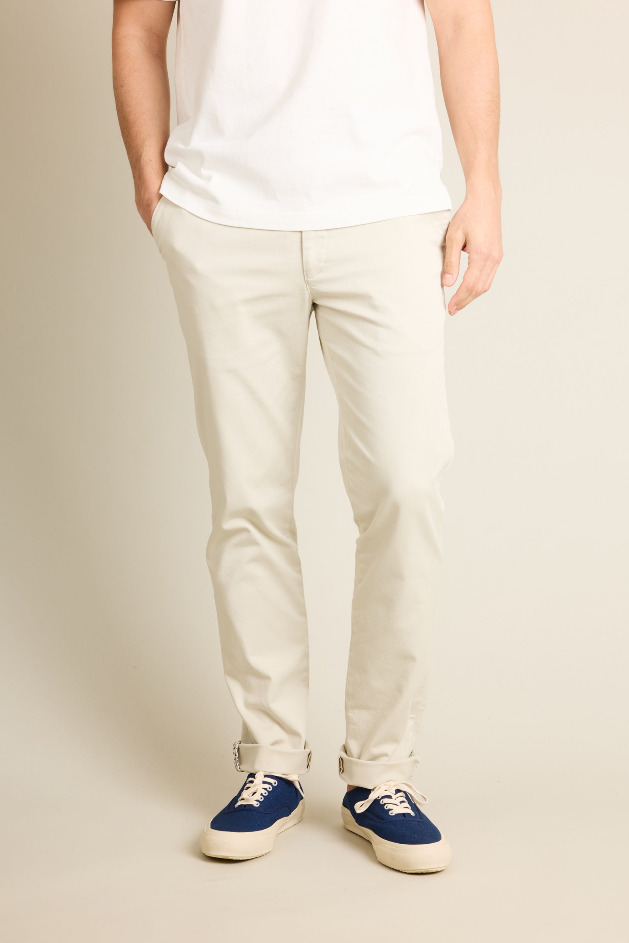 le-pantalon-chino-easy-pantalon-craie-semi-slim-stretch image 5