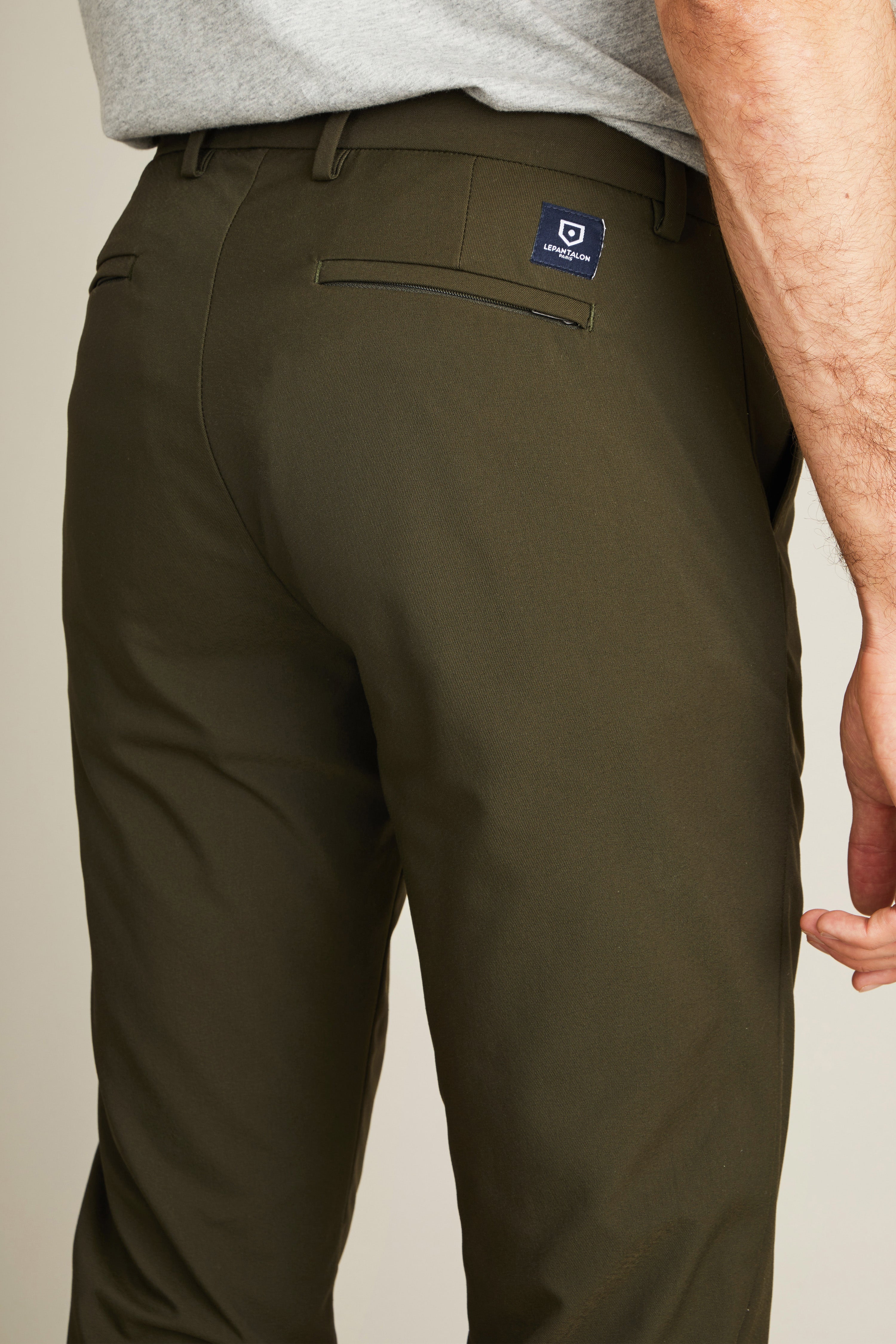 le-pantalon-chino-technique-pantalon-kaki-d-perlant-stretch image 6