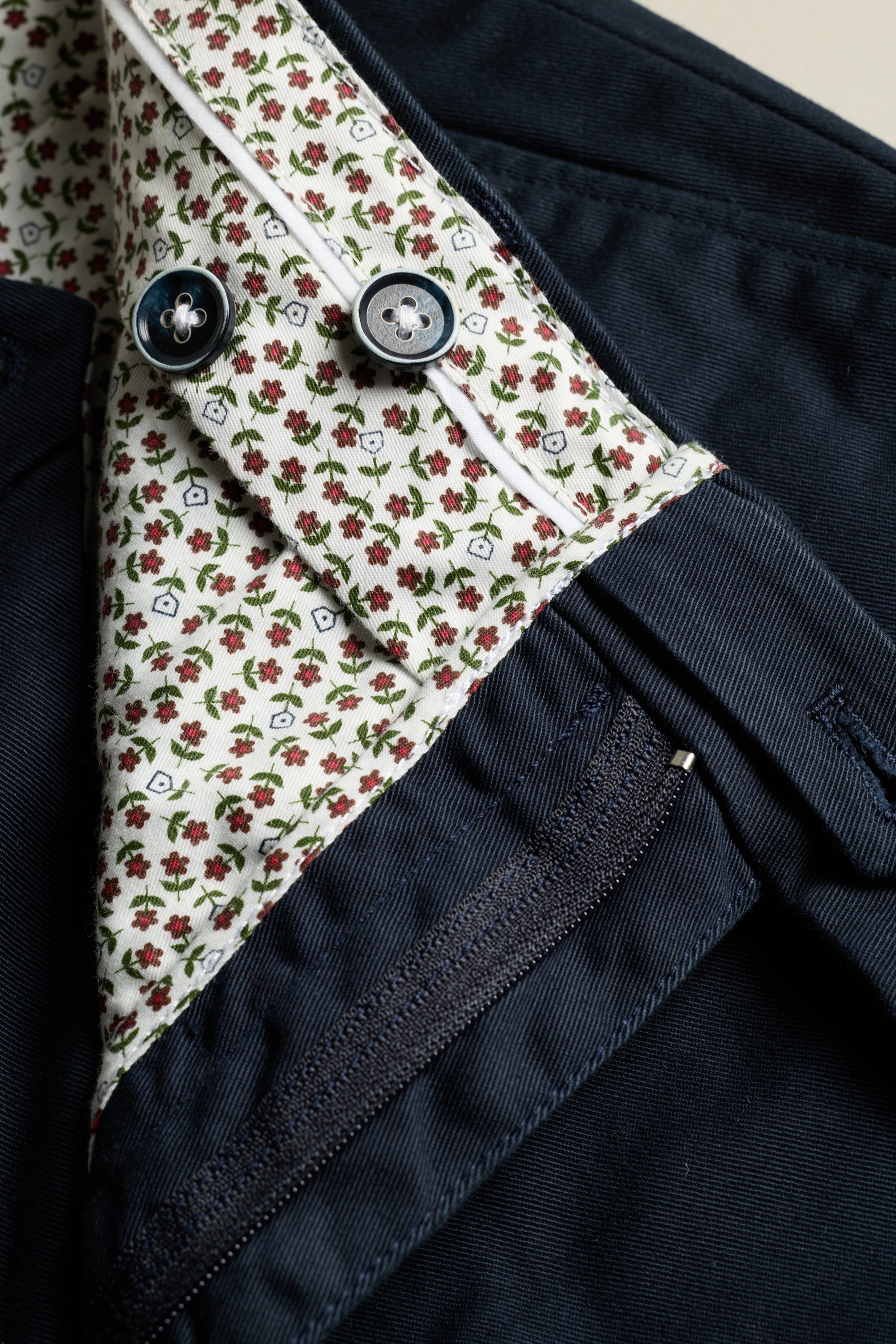 le-pantalon-chinos-homme-chino-bleu-marine-semi-slim image 4