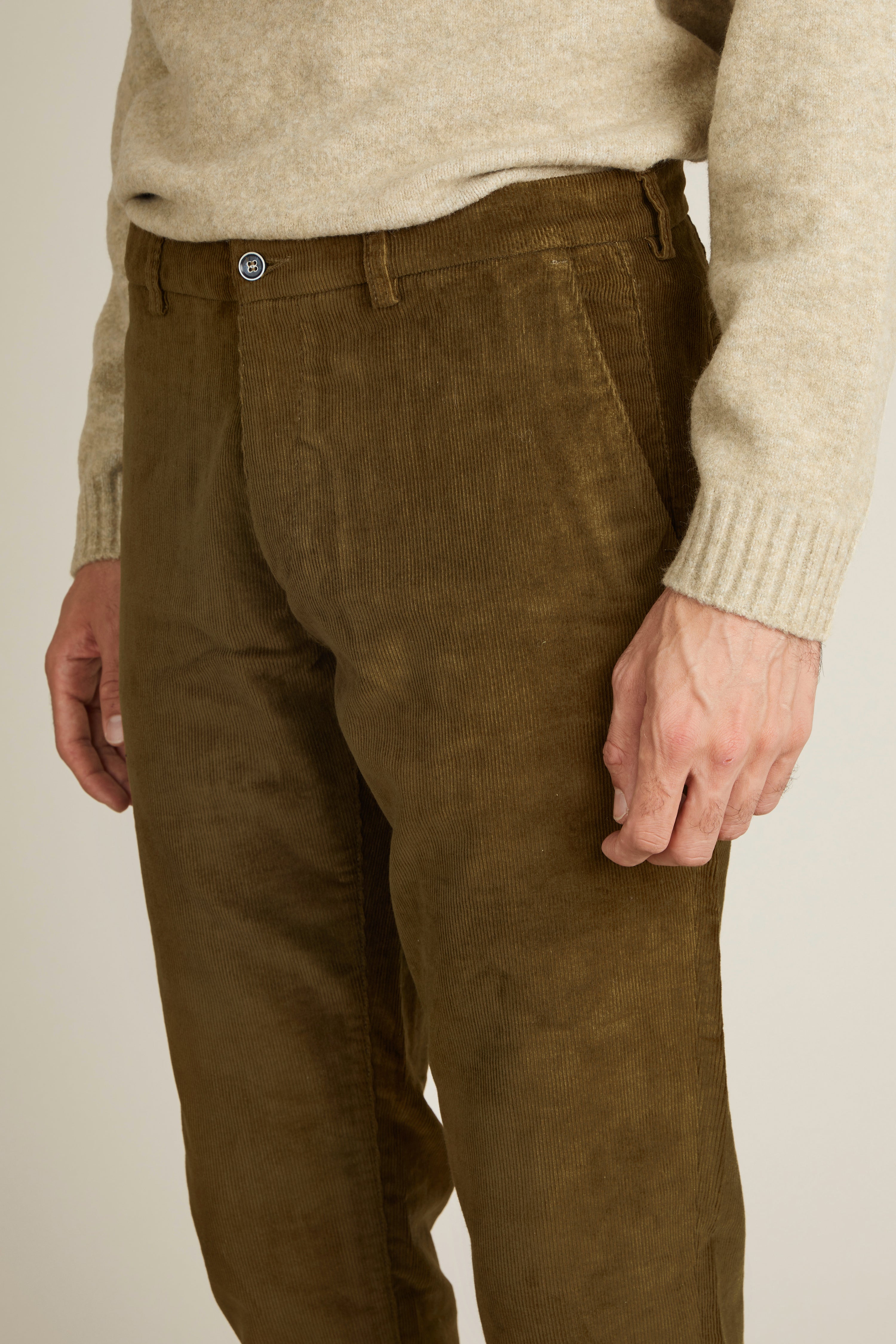 le-pantalon-chino-velours-bronze-pantalon-homme-semi-slim image 6