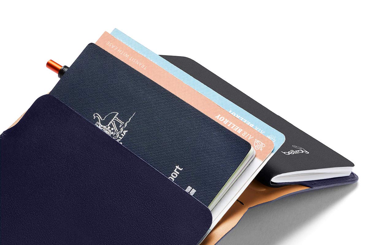 bellroy-notebook-cover-mini-carnet-cuir-navy-stylo image 5