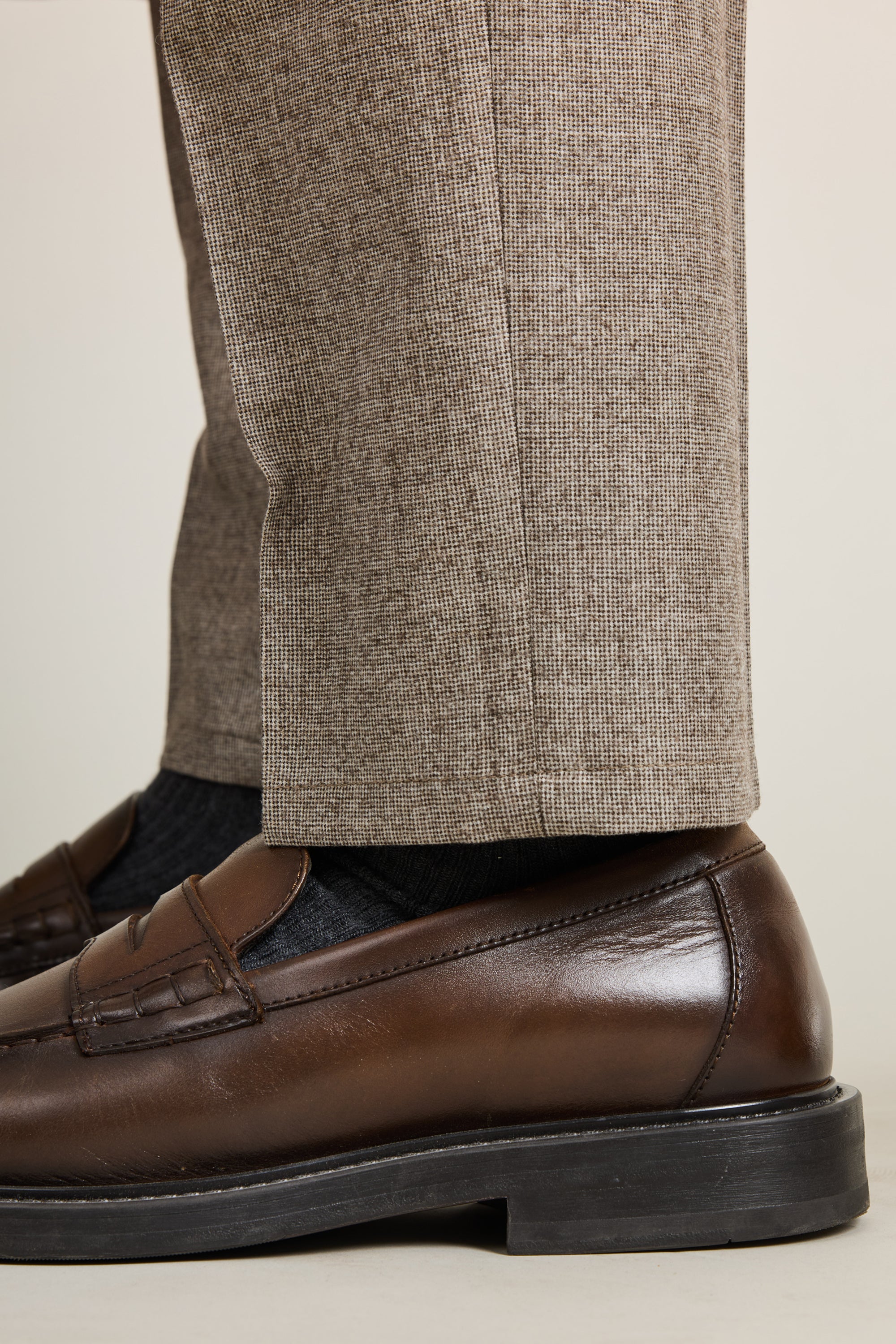 le-pantalon-pantalon-pinces-flanelle-greige-laine-vierge image 8