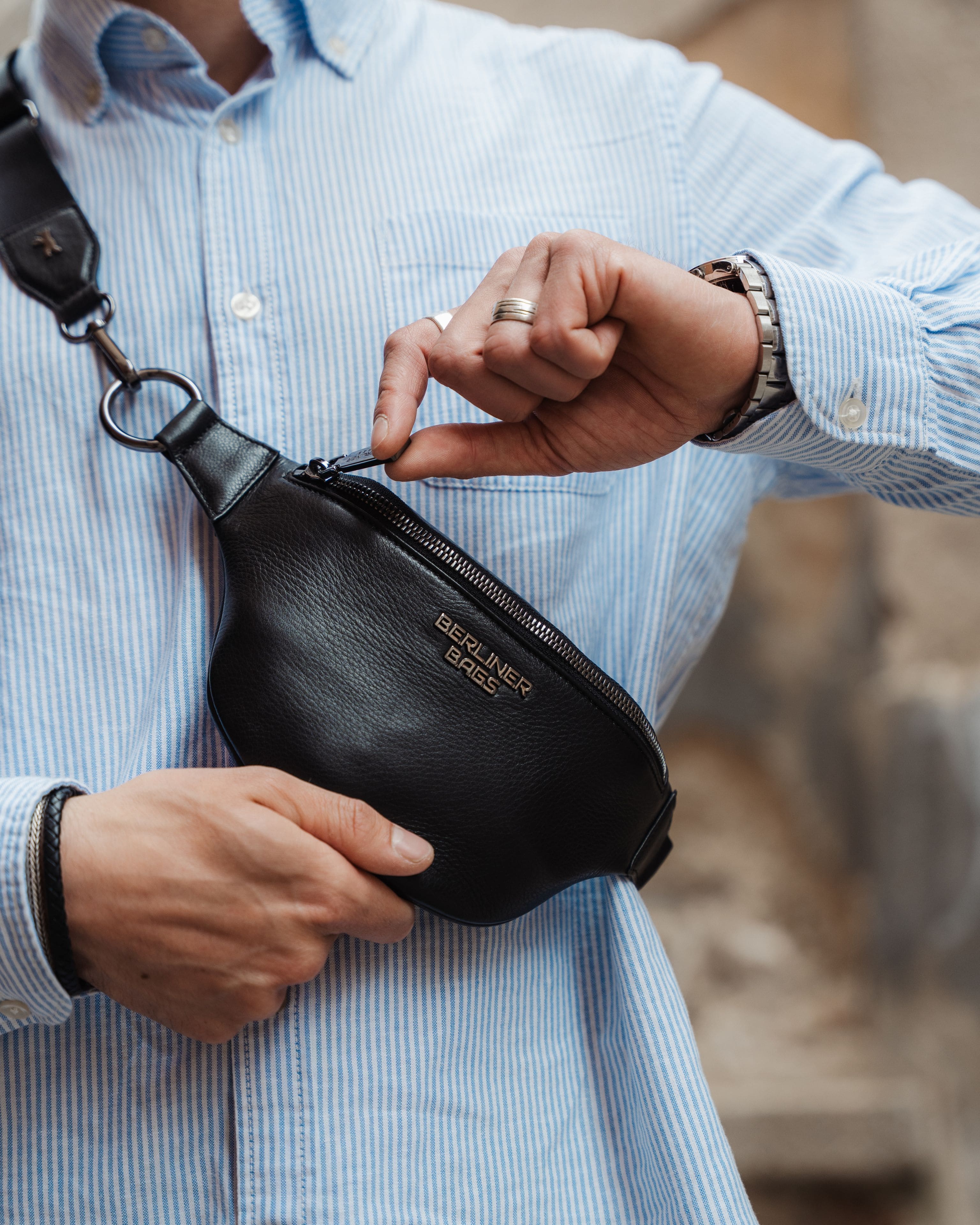berliner-mona-m-sac-banane-cuir-noir-taille-m image 8