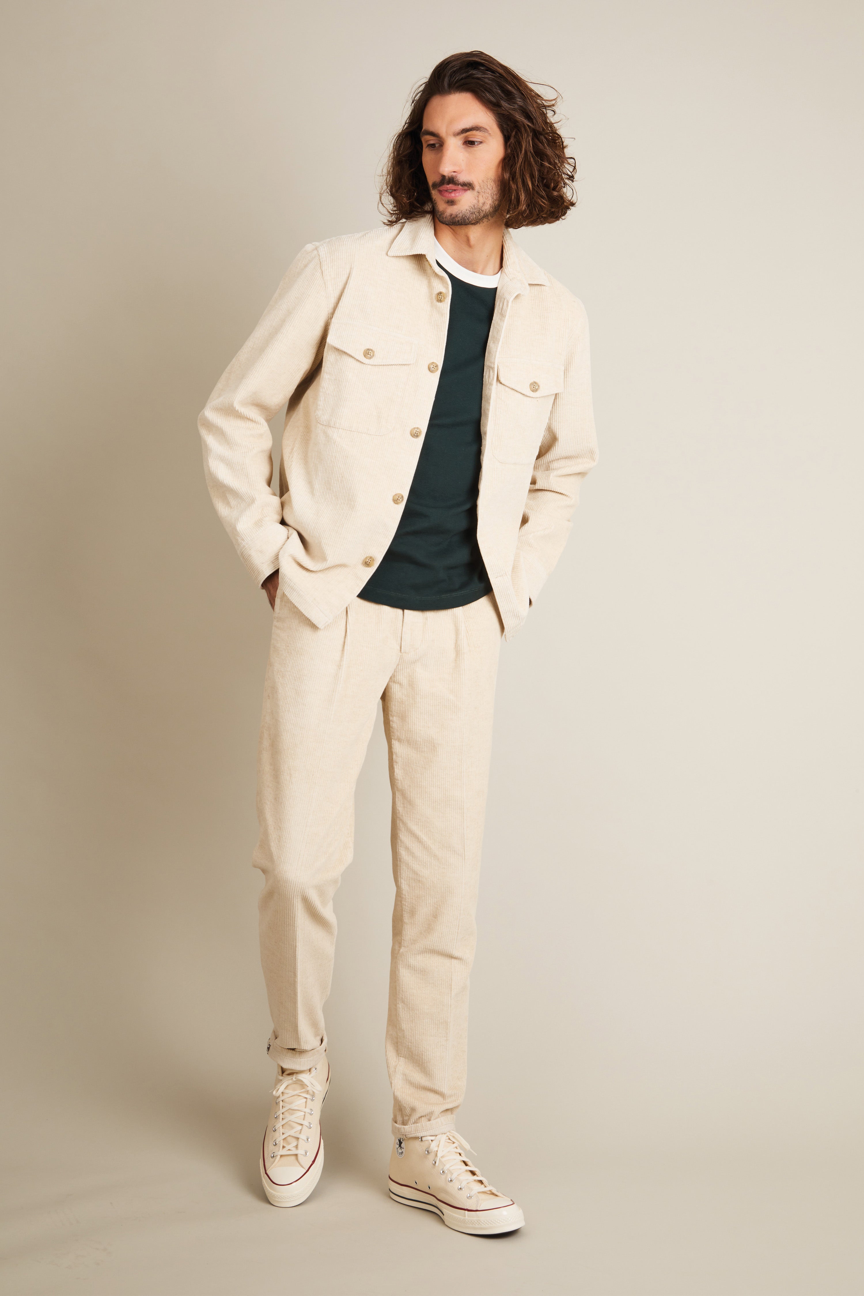 le-pantalon-chino-pinces-velours-cru-pantalon-carotte image 5