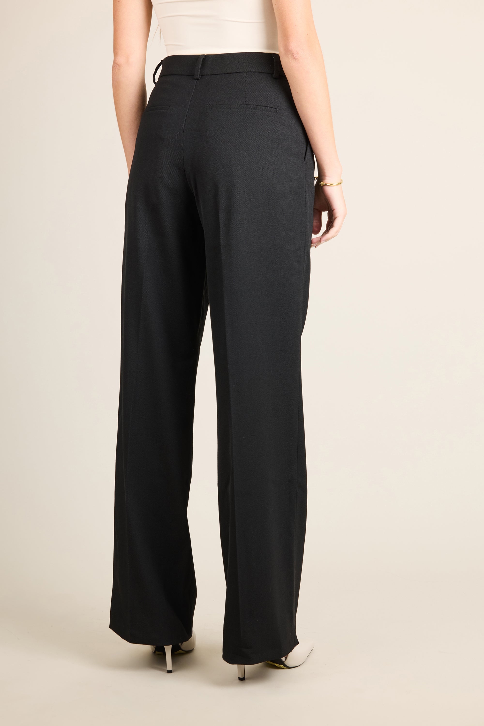 le-pantalon-palazzo-noir-pantalon-femme-40-laine-infroissable image 8