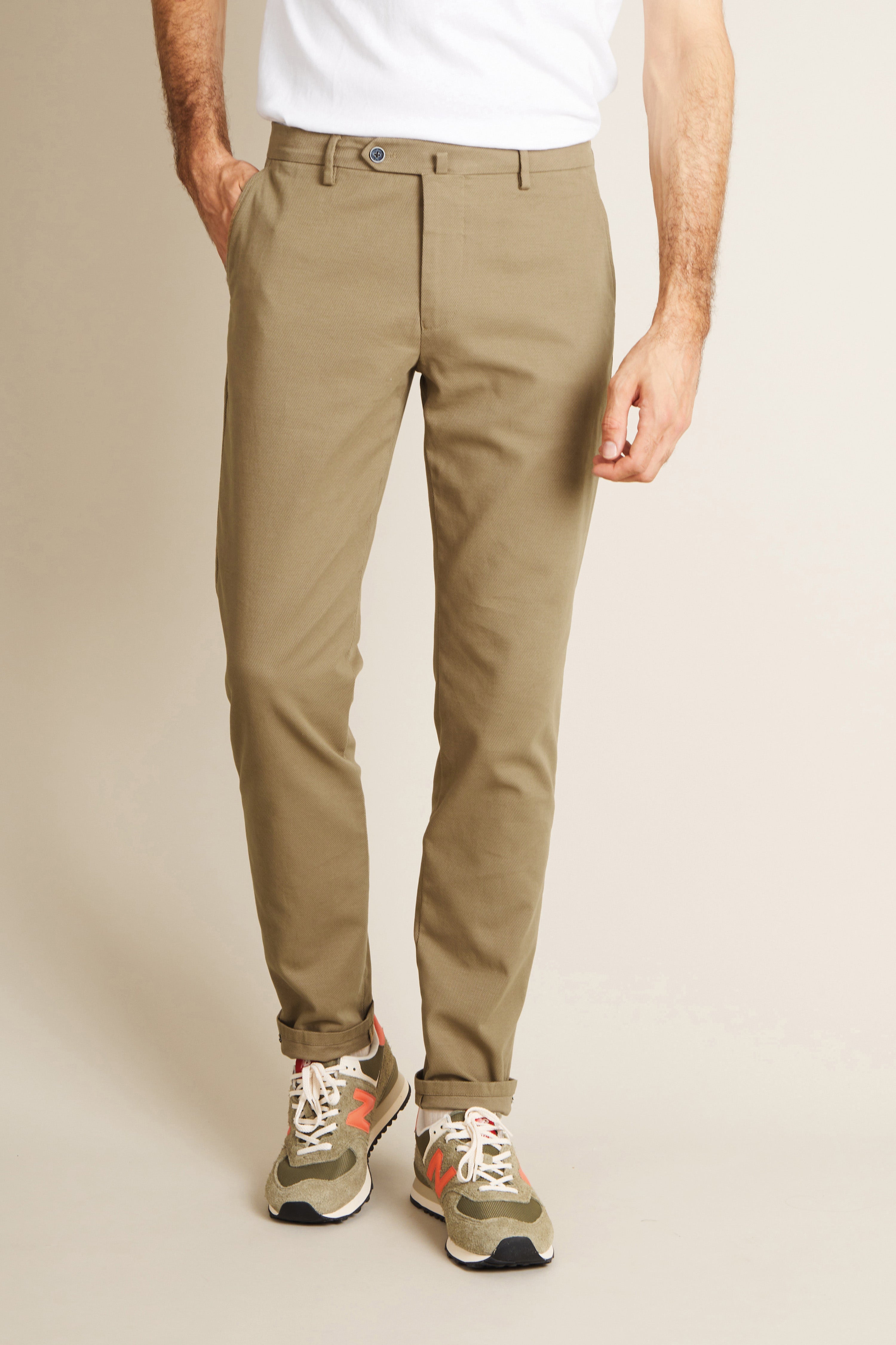 le-pantalon-chino-textur-beige-fonc-pantalon-homme-semi-slim image 5